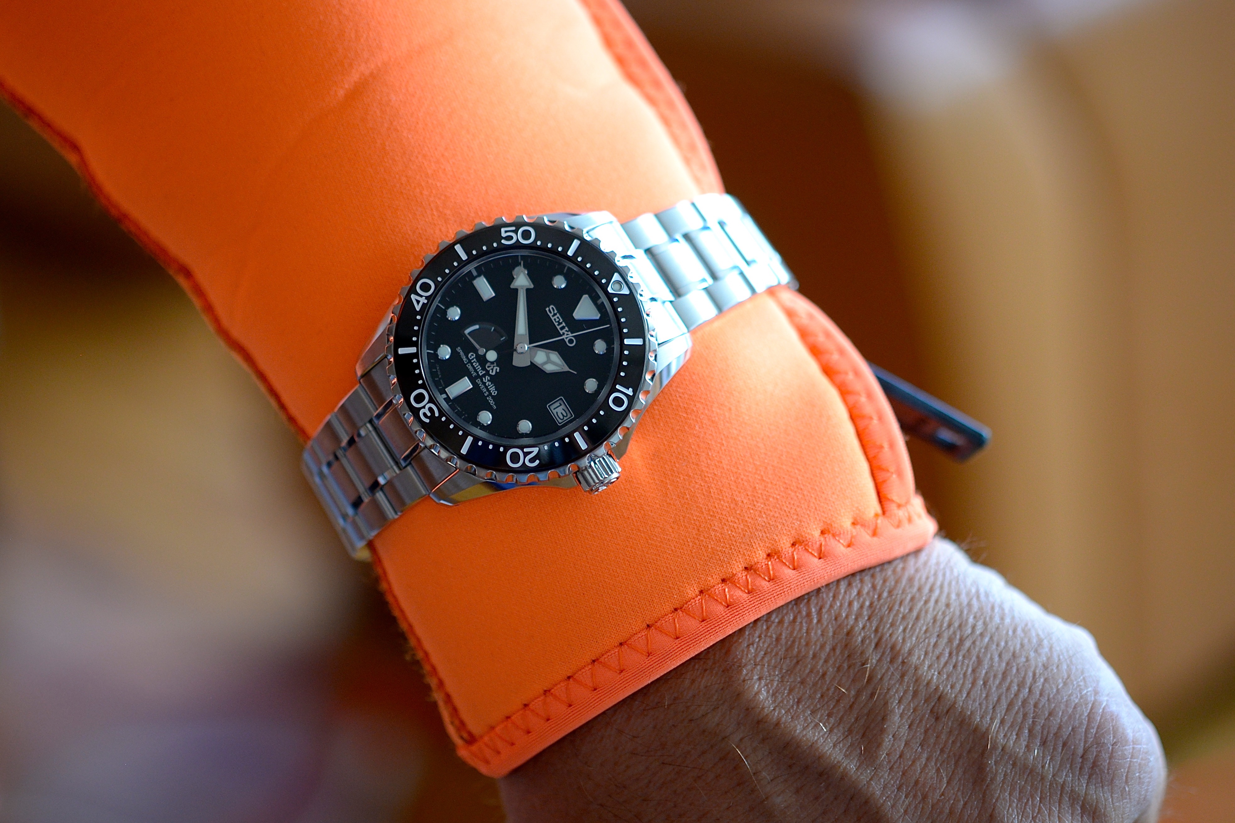 Small wrist hot sale diver watch