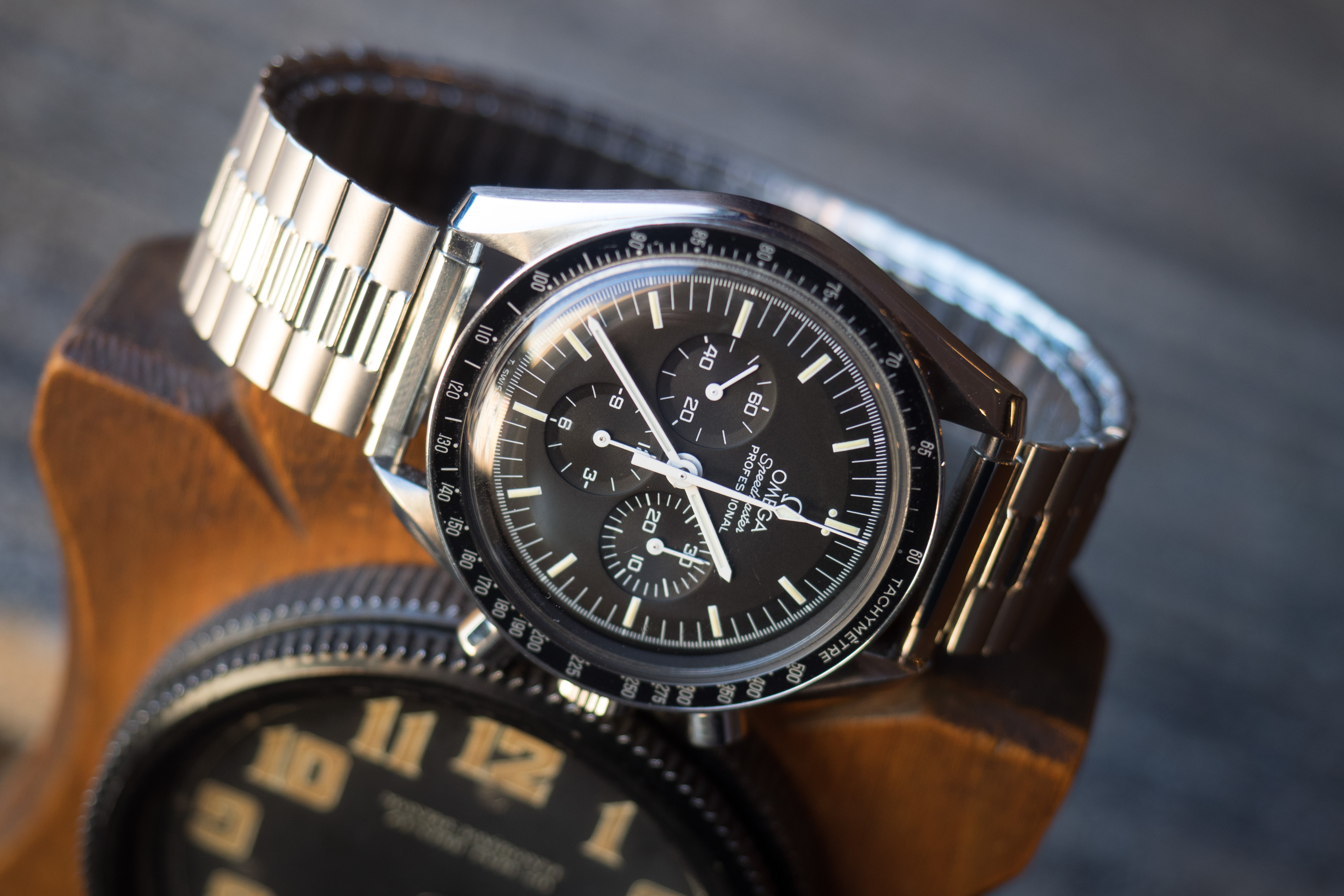 The Value Proposition: The Speedmaster And The Speidel Twist-O-Flex Bracelet  - Hodinkee