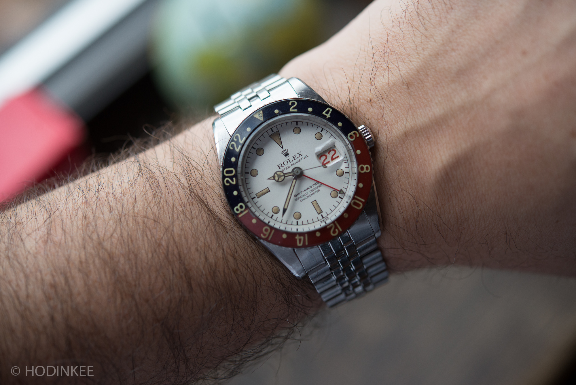 White gmt online watch