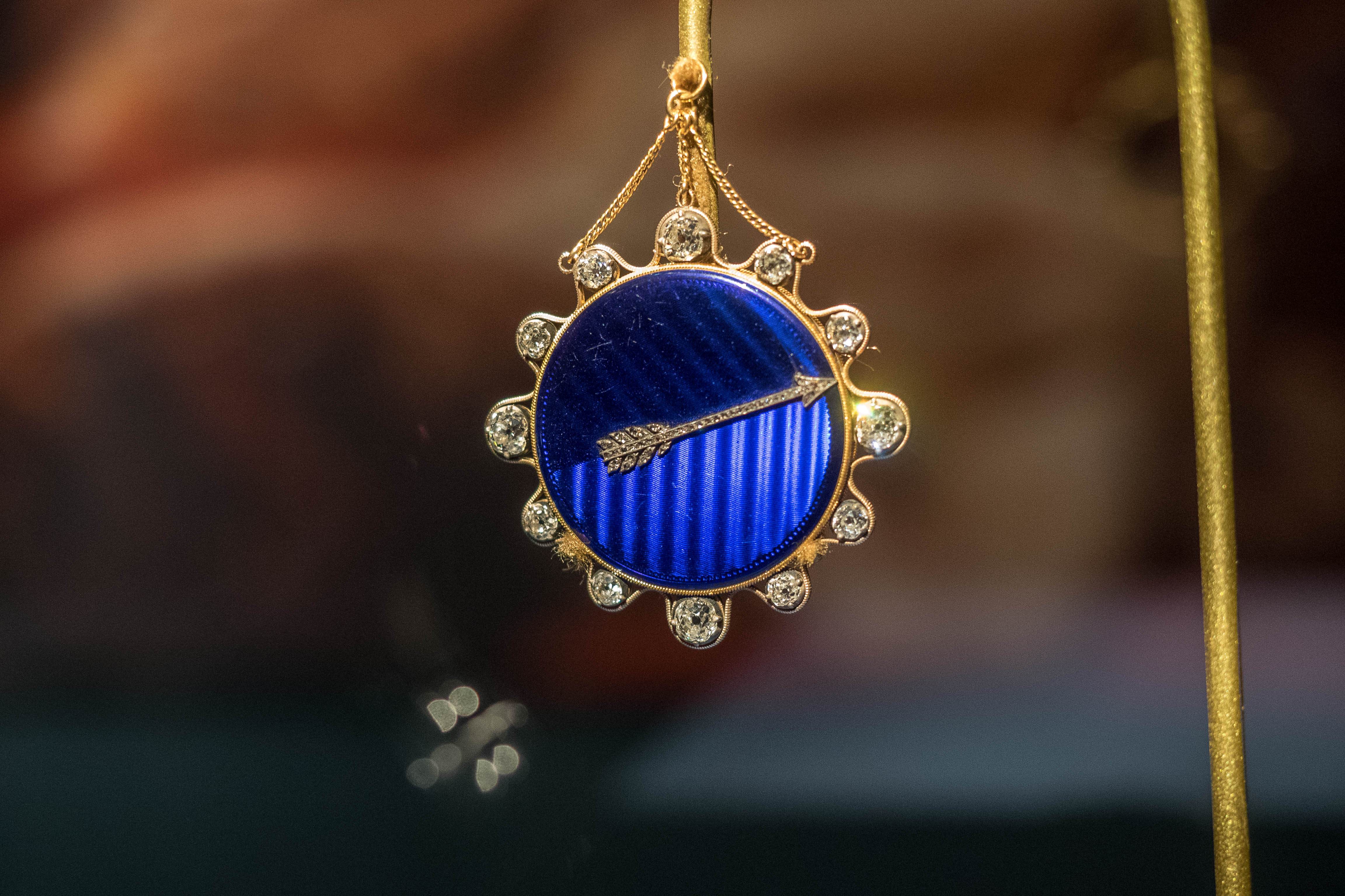 Royal tact watch sales