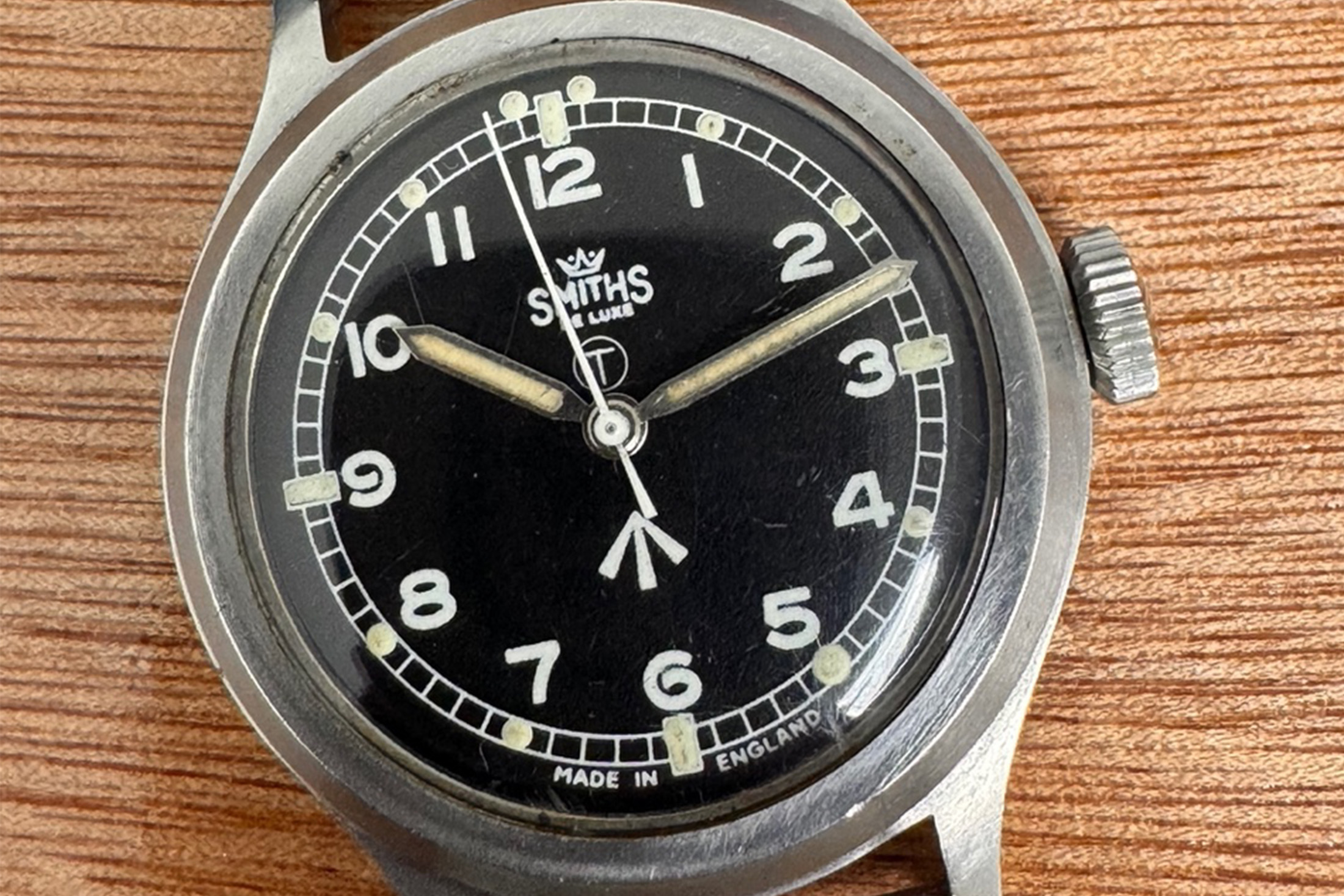 Bring a Loupe: A Pair Of Issued Smiths, A Gübelin 18K Triple Date Moonphase, A Universal Genève Ferrovie dello Stato, And Much More