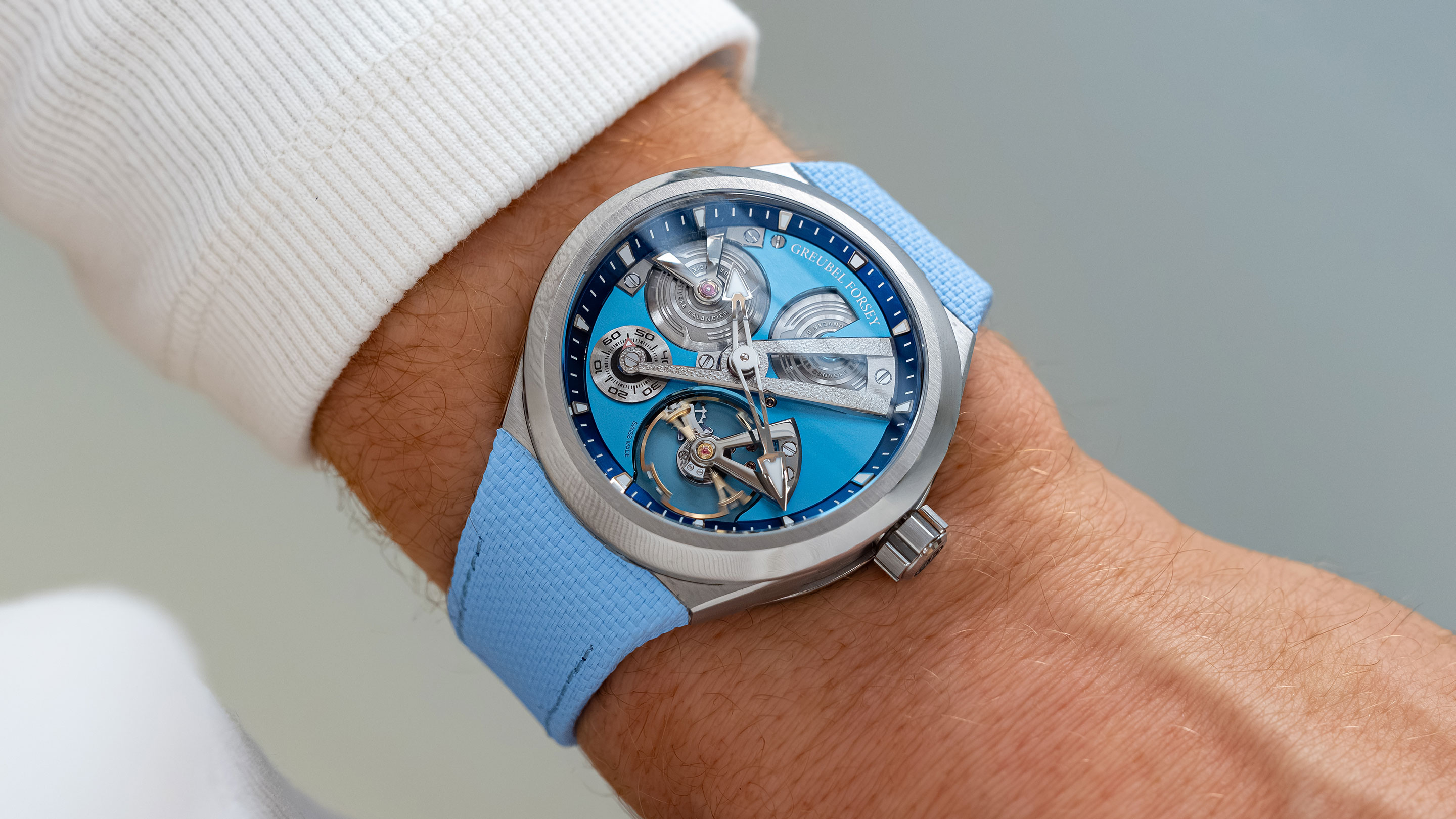 Hands-On: With The Zenith Pilot Big Date Special (Live Photos