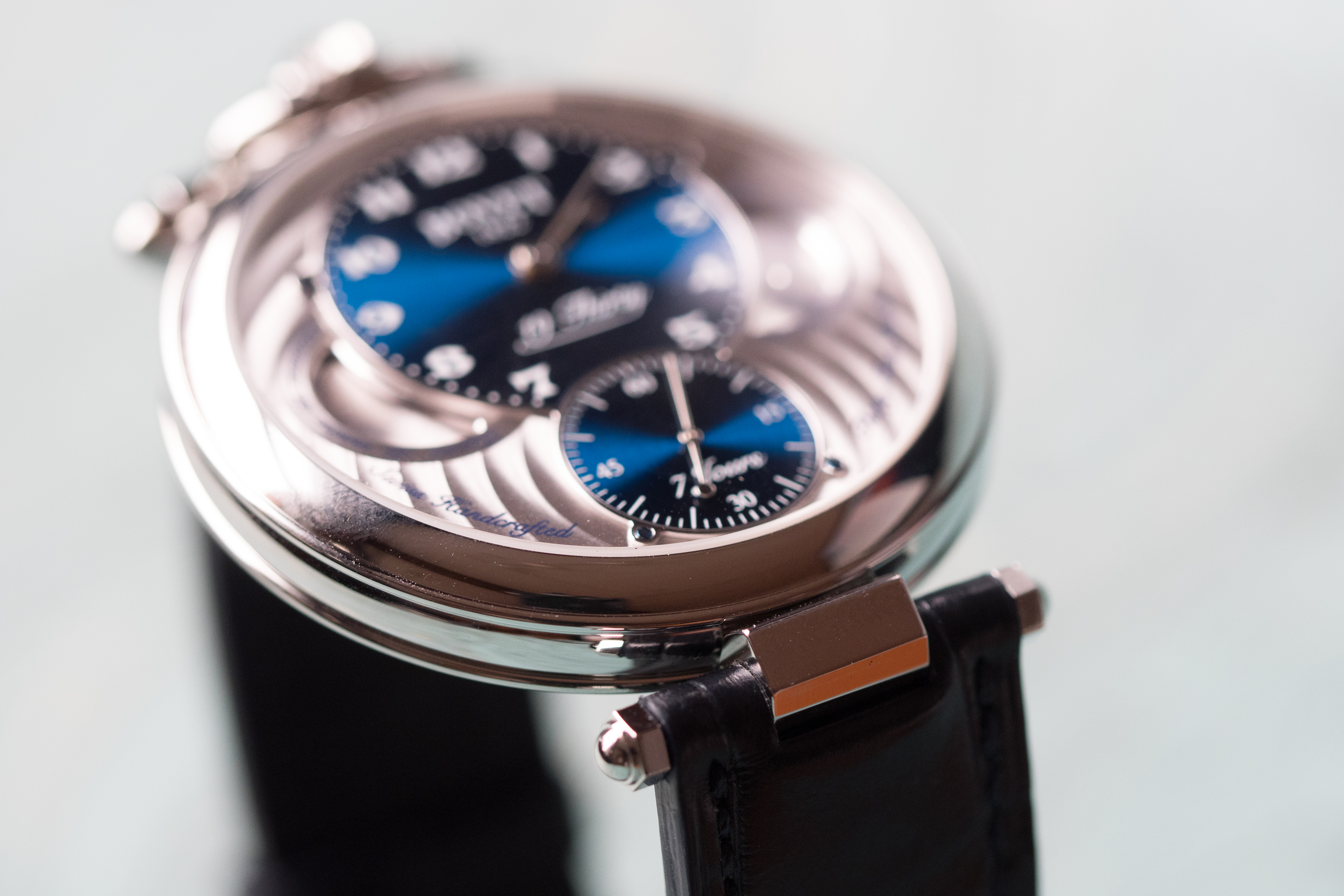 Bovet 19 Thirty lower lug