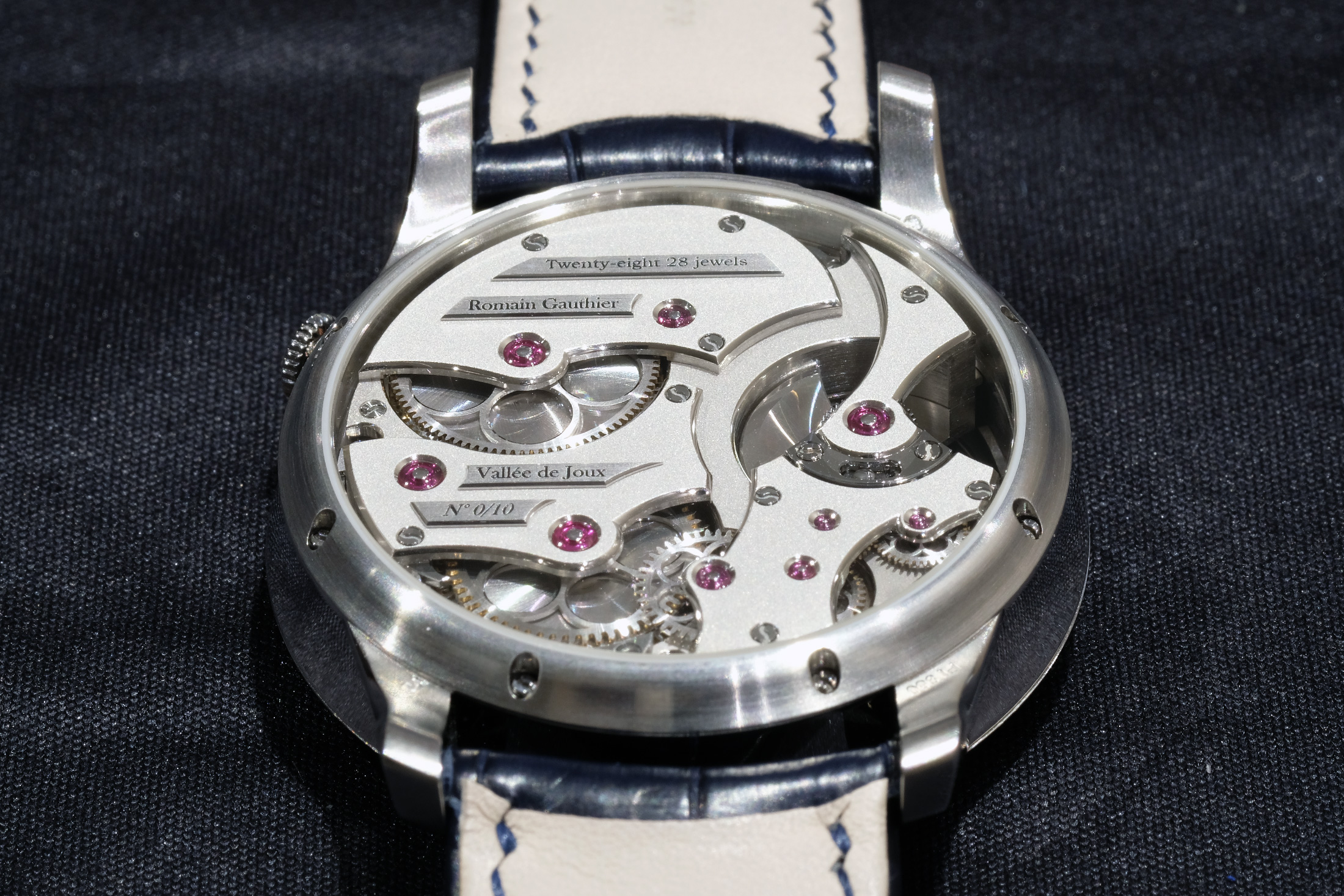 romain gauthier insight micro rotor caliber platinum
