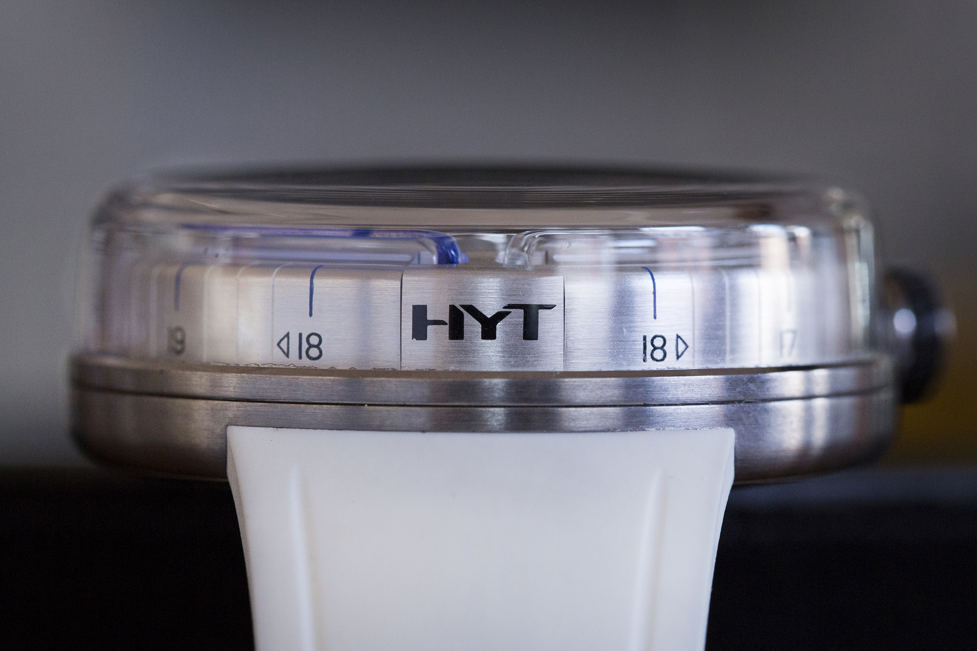 The HYT H0 Silver case.