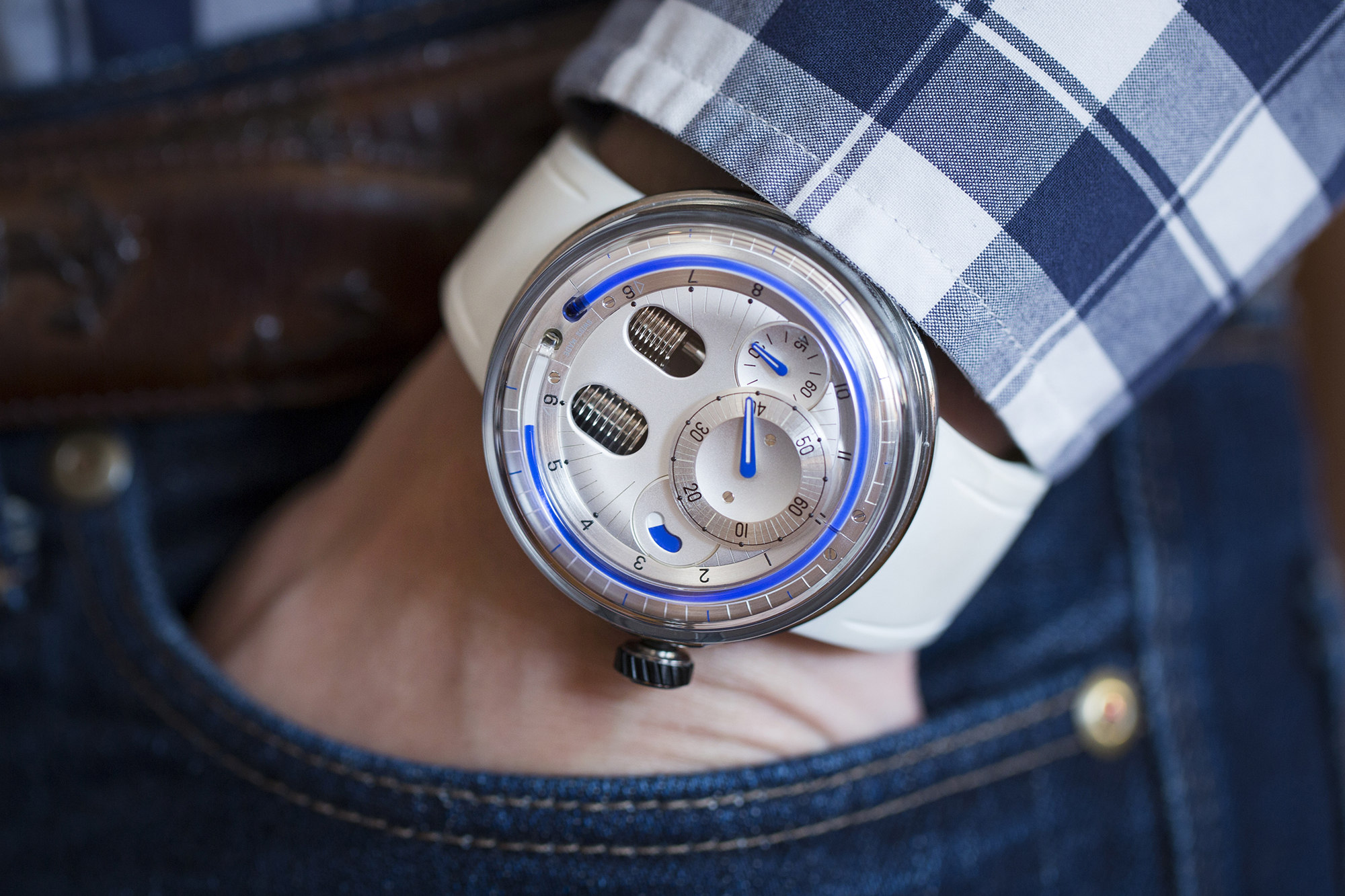 The HYT H0 Silver on the wrist.