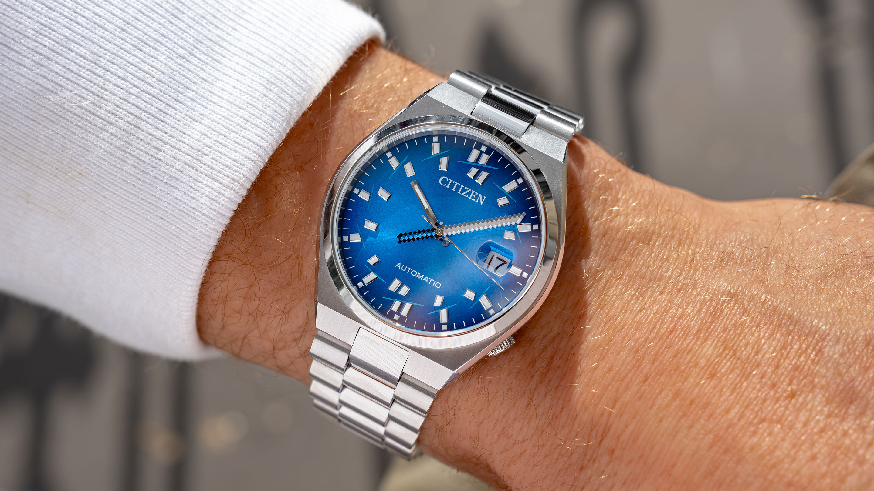 Hands-On: With The GMT Six O'Clock From Kari Voutilainen - Hodinkee