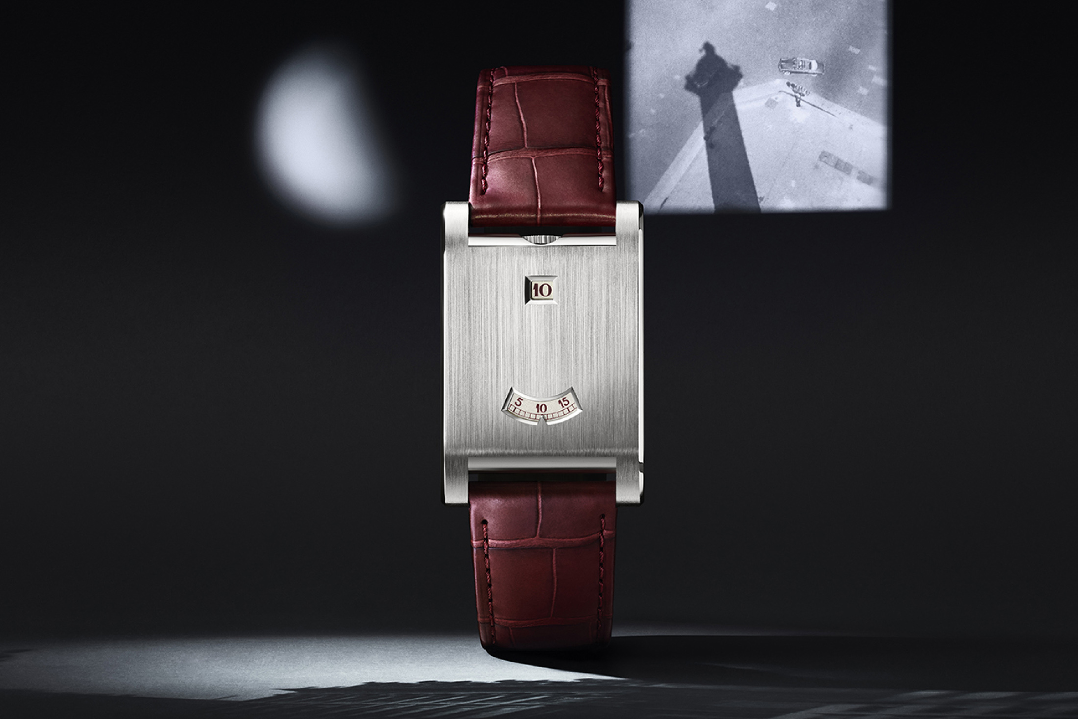 カルティエ/アッシュディッシュ Cartier Tank à Guichets - Watches & Wonders 2025
