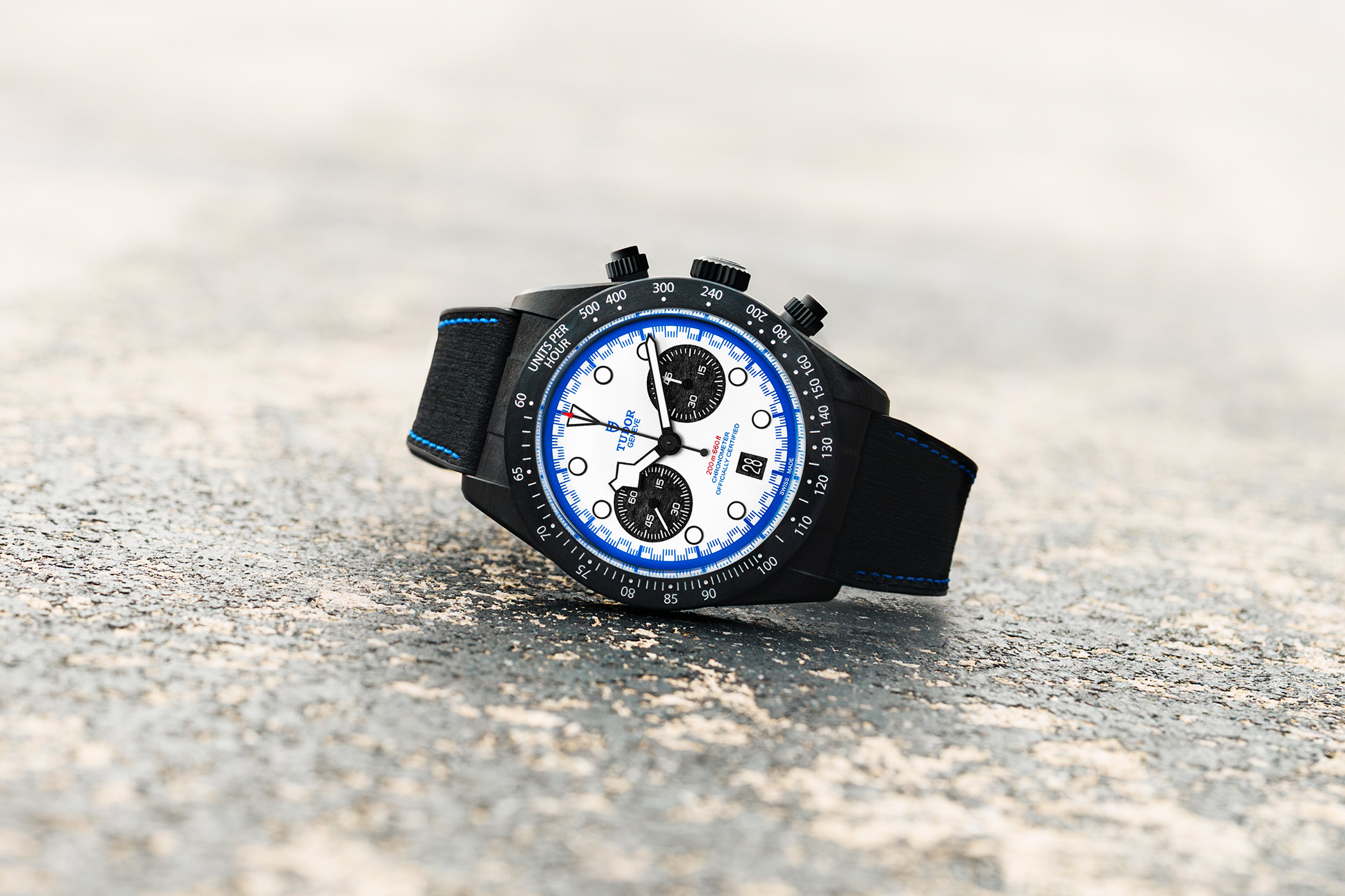 tudor black bay carbon 25