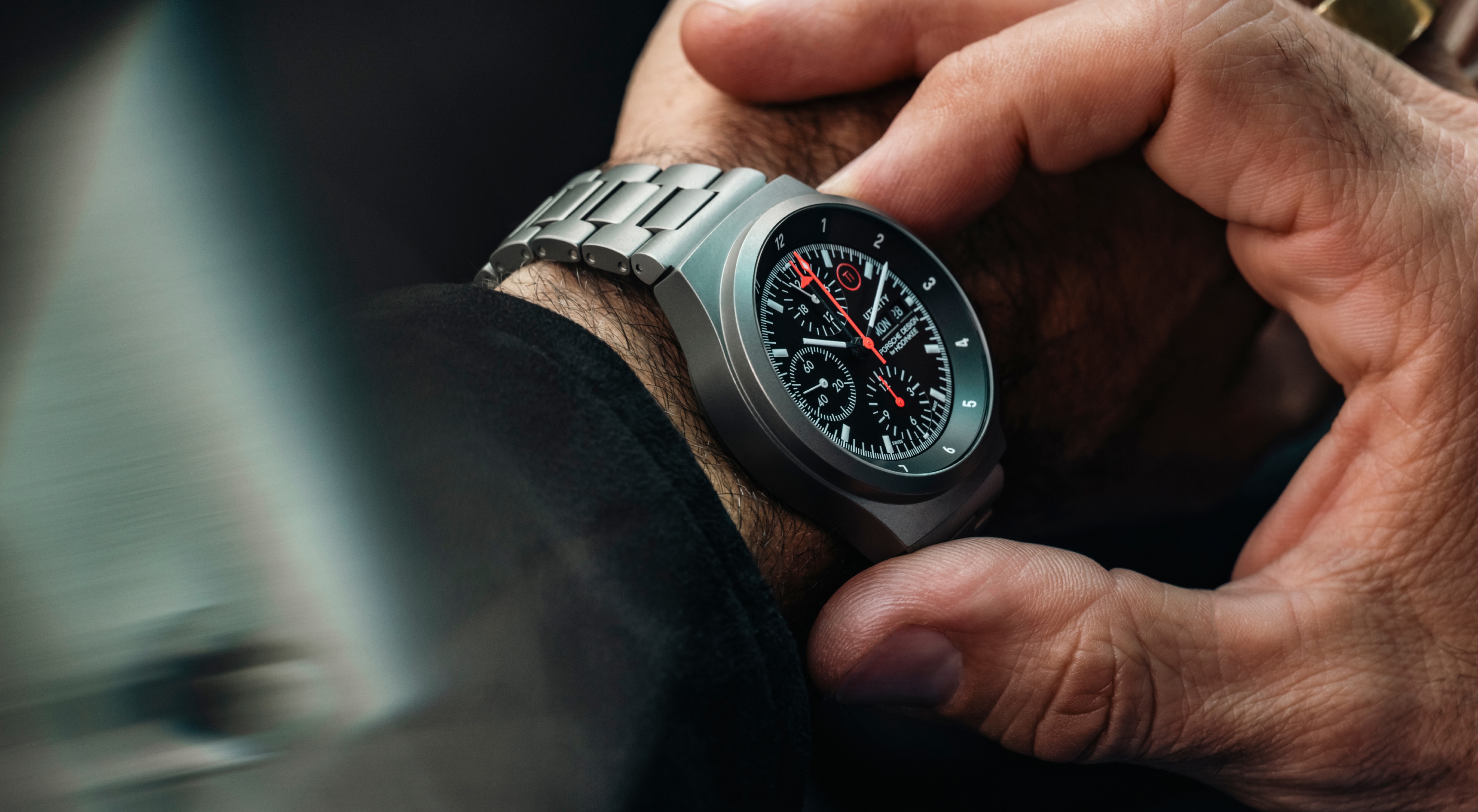 Hands-On: With The Pinion Axis Bronze Dusk, Another Contender In