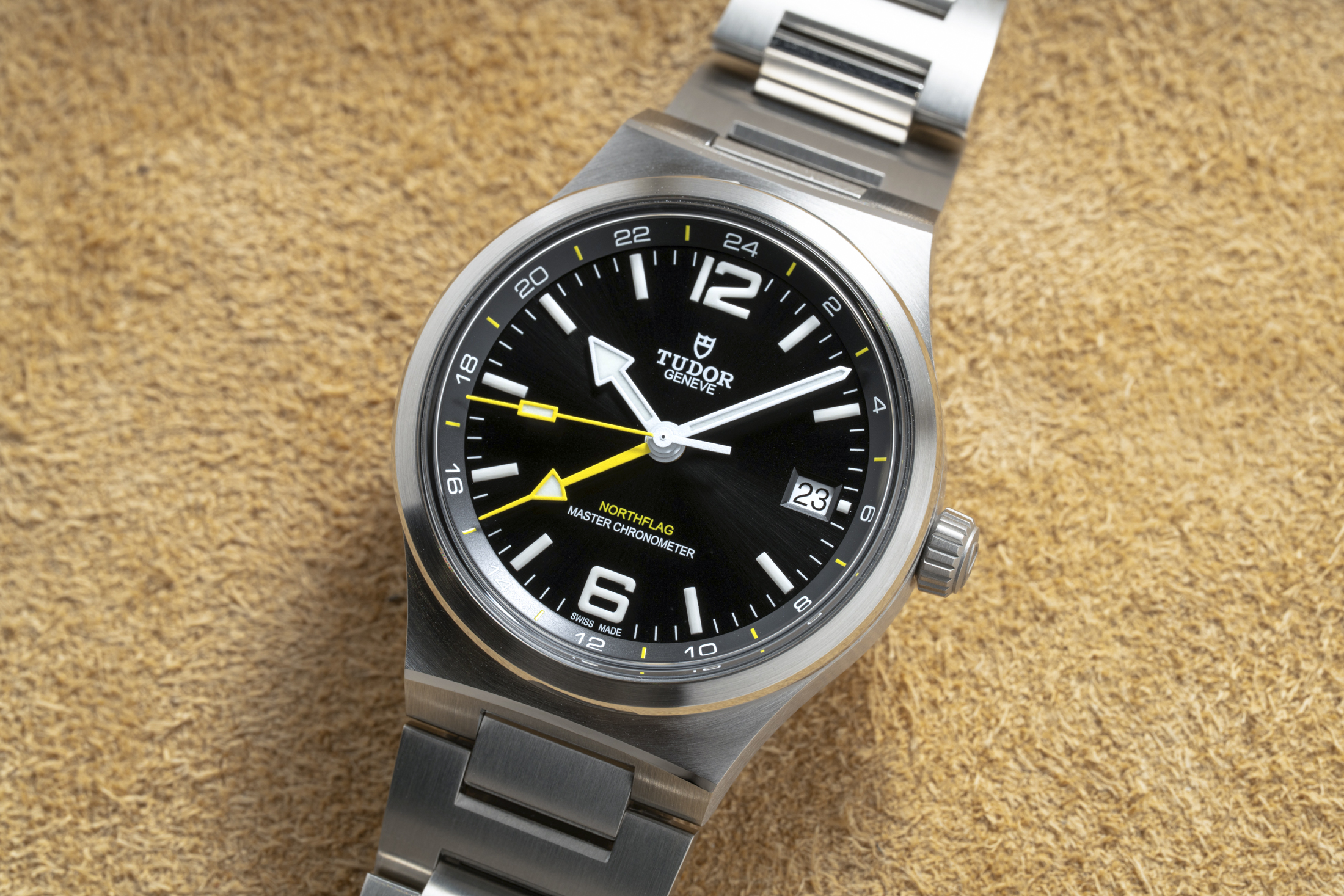 Hands-On: The Tudor Northflag