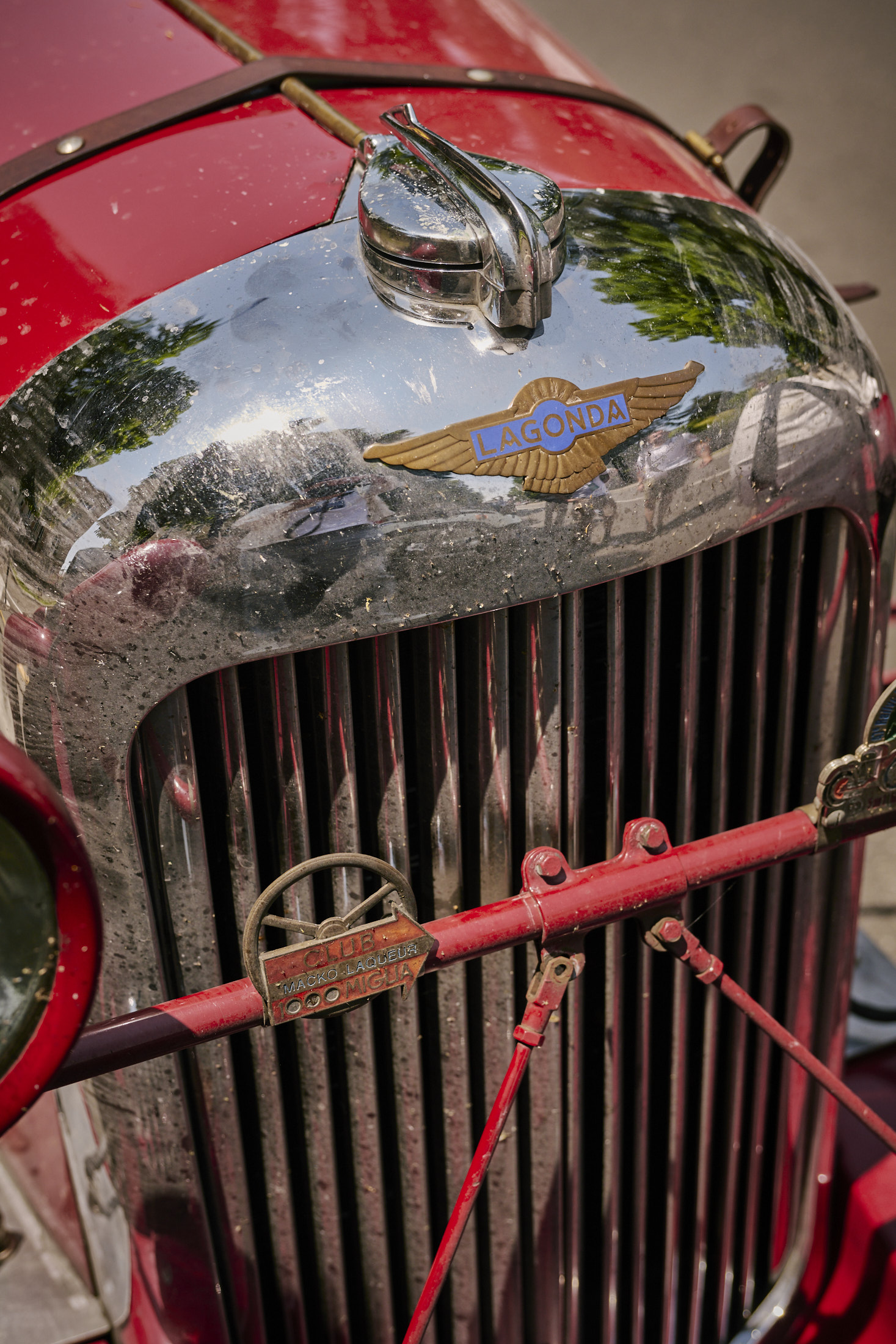 Bugs on a Lagonda