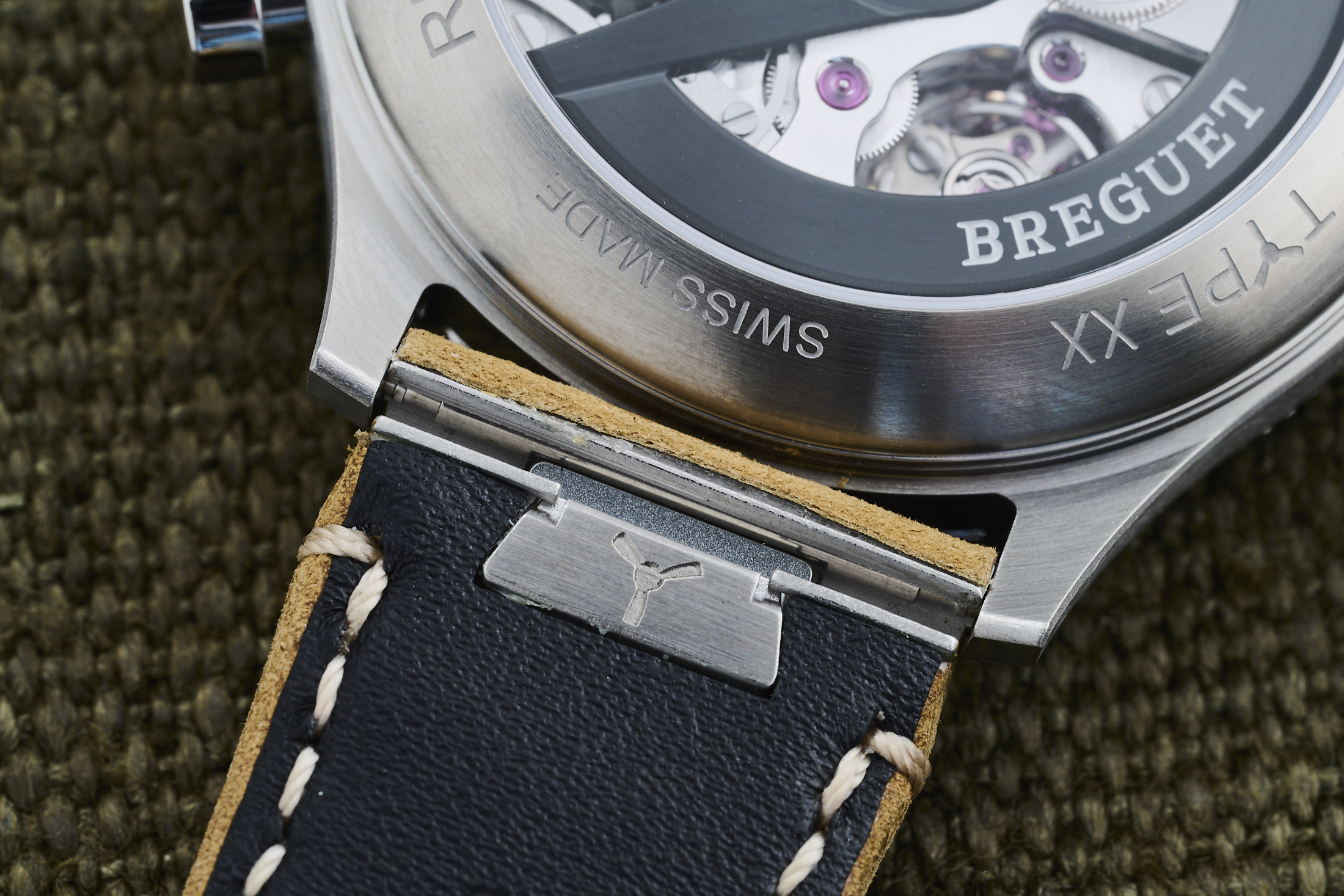 Quick change system for the straps