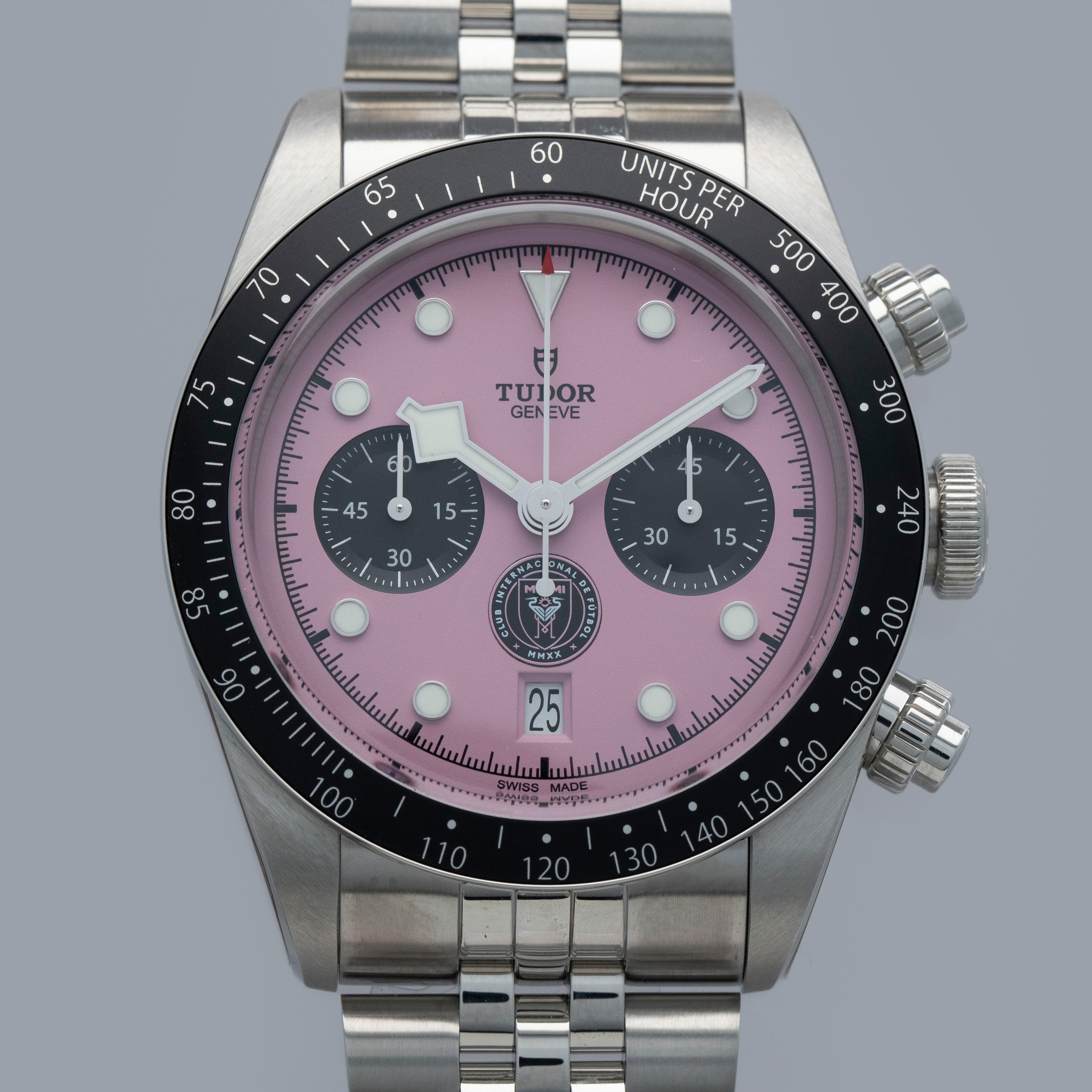 Uhr ドットブルマ ピンク Bring a Loupe: A Limited Edition Inter Miami Tudor, A Jaeger 4ATM