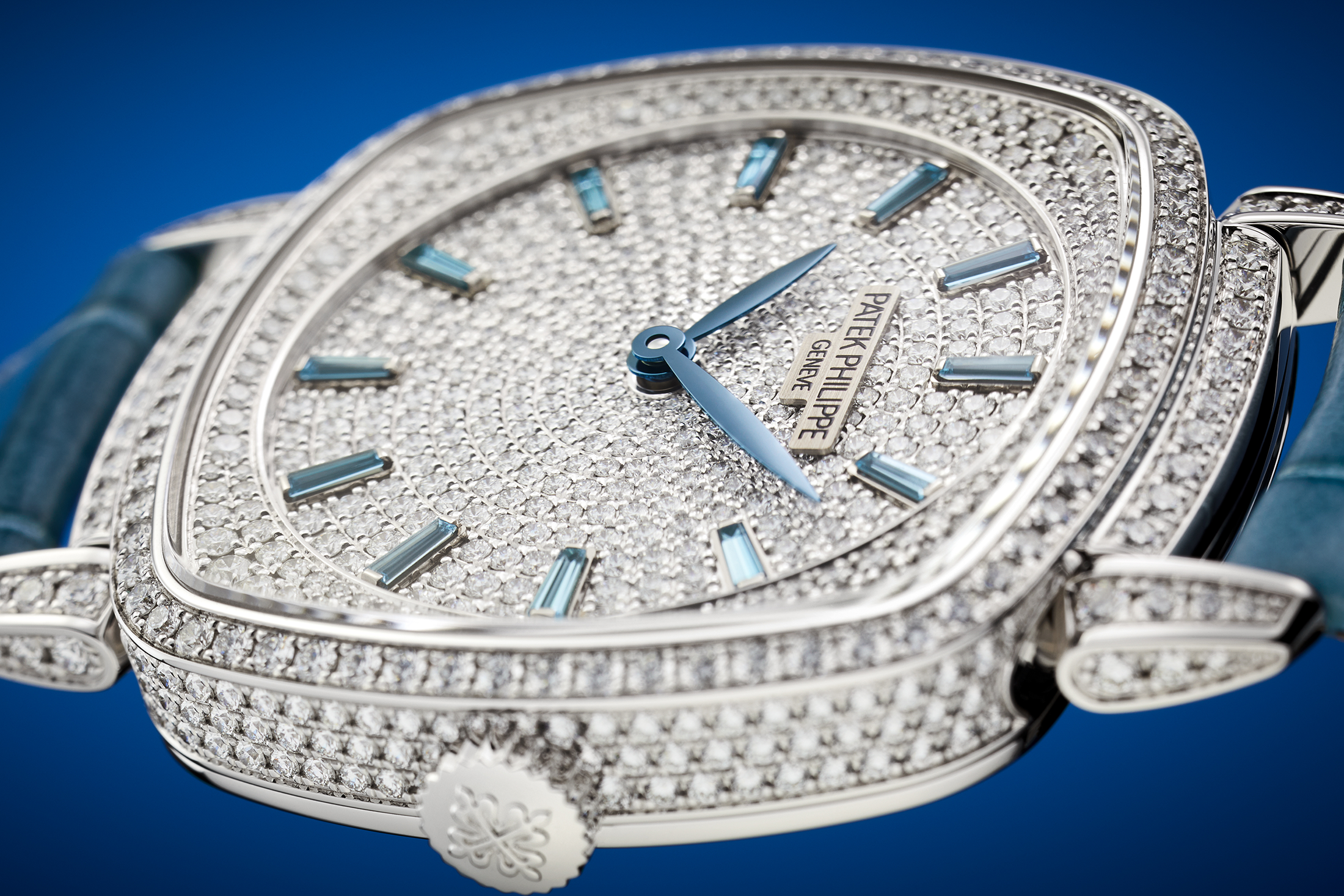 Introducing: Patek Philippe Revisits The Ladies First With The New Gondolo (Live Pics)