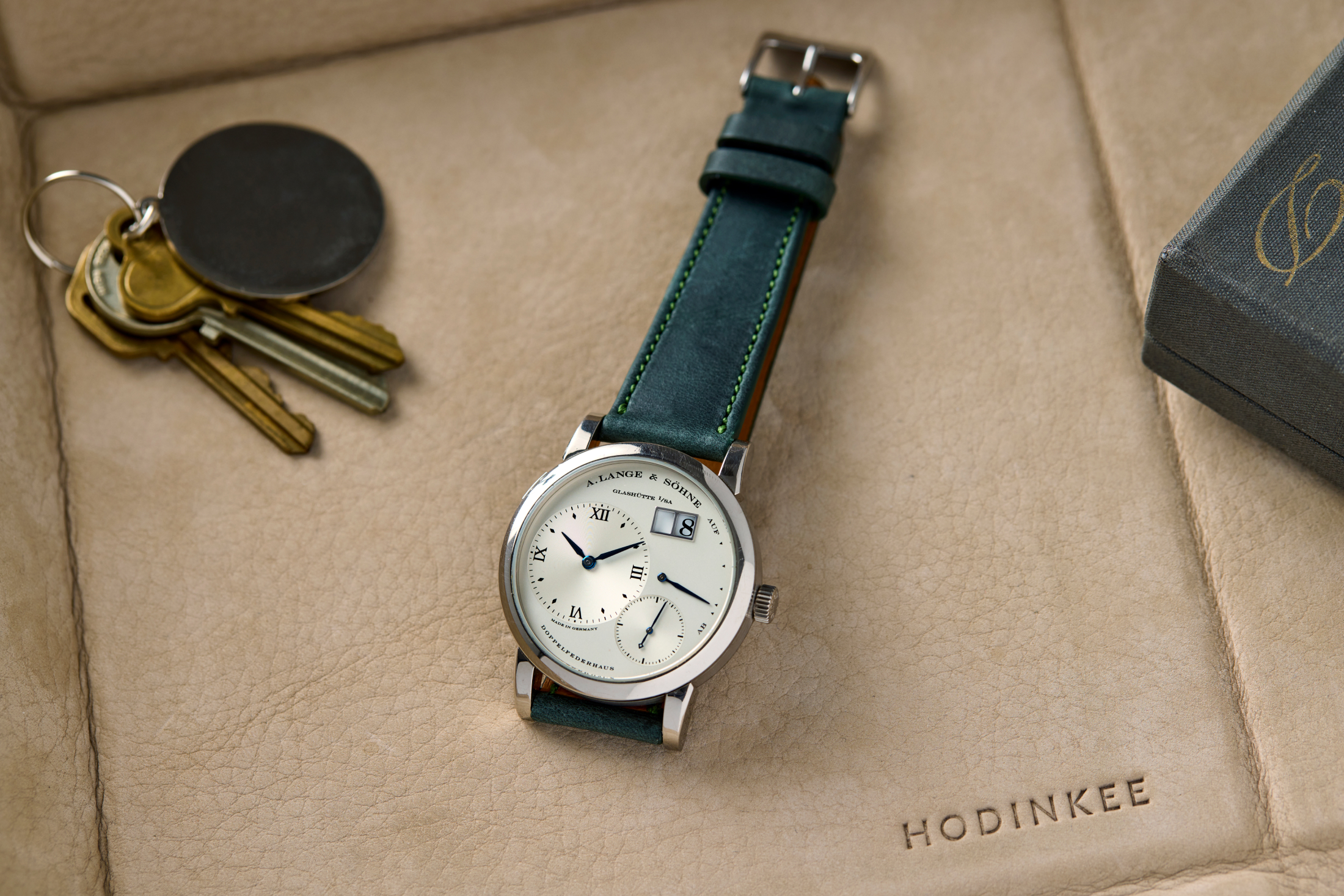 Lange 1 Flat Lay