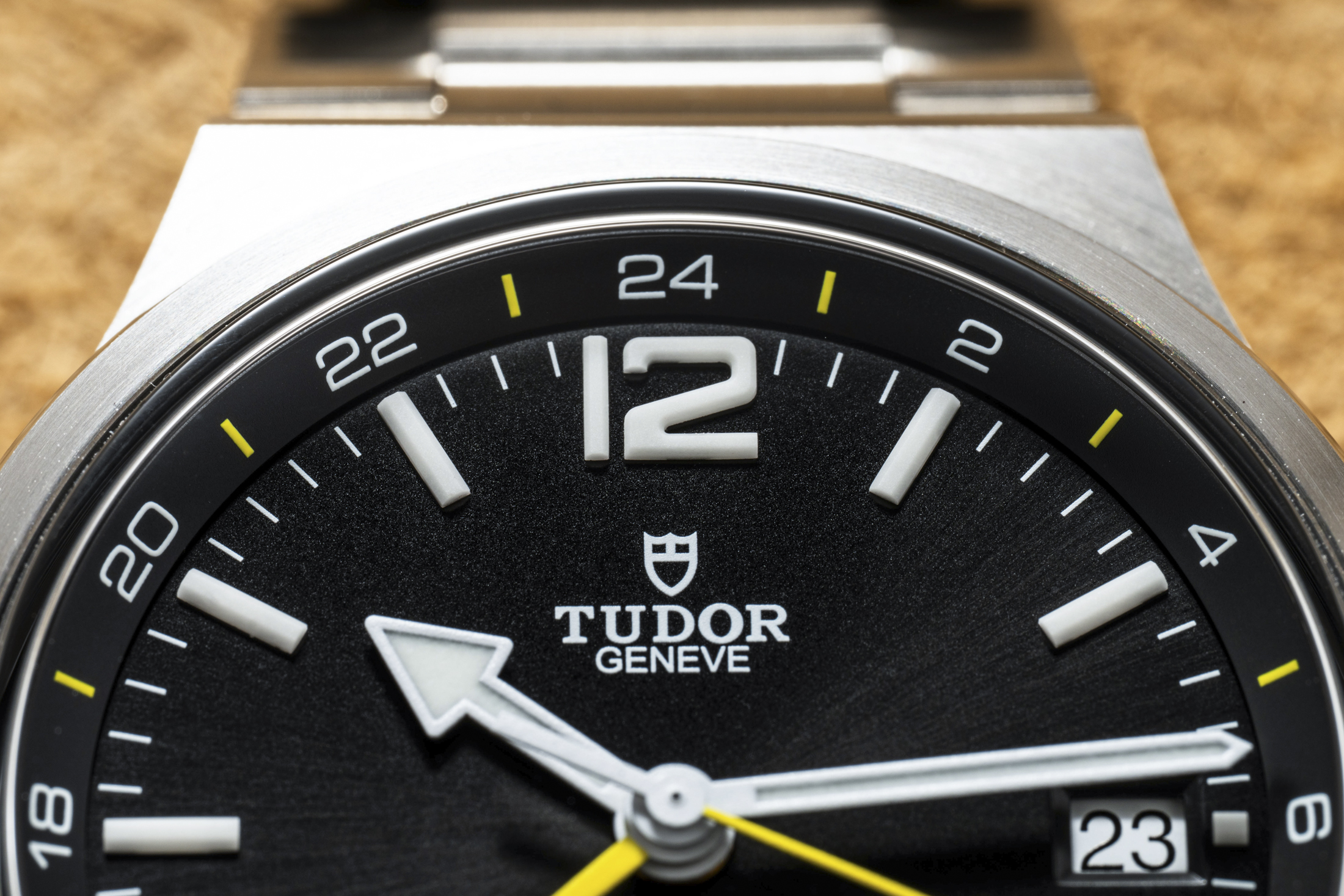 Hands-On: The Tudor Northflag