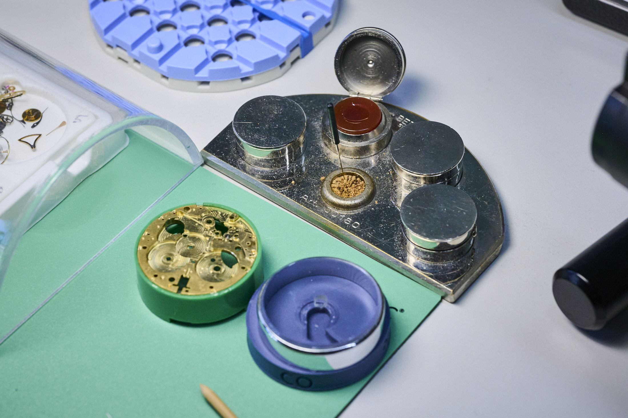 Parts assembly