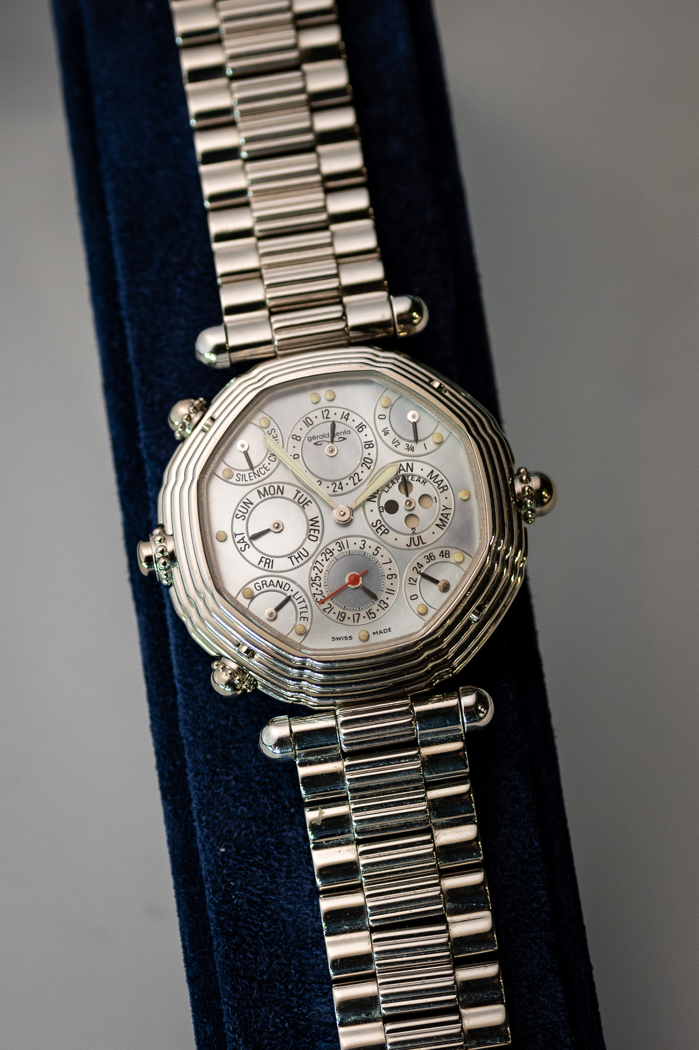 gerald genta ultra complication