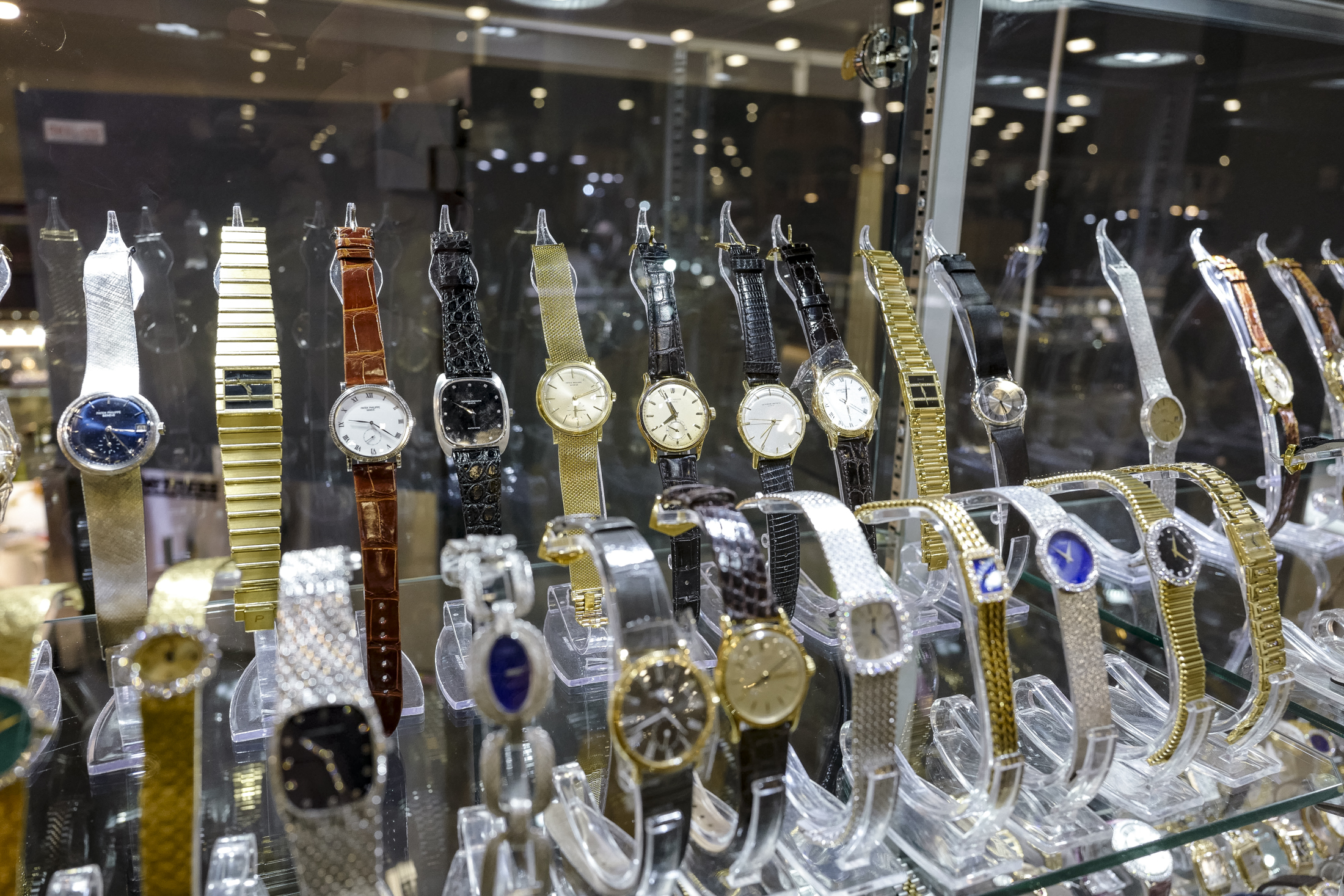 Random watches in a case.