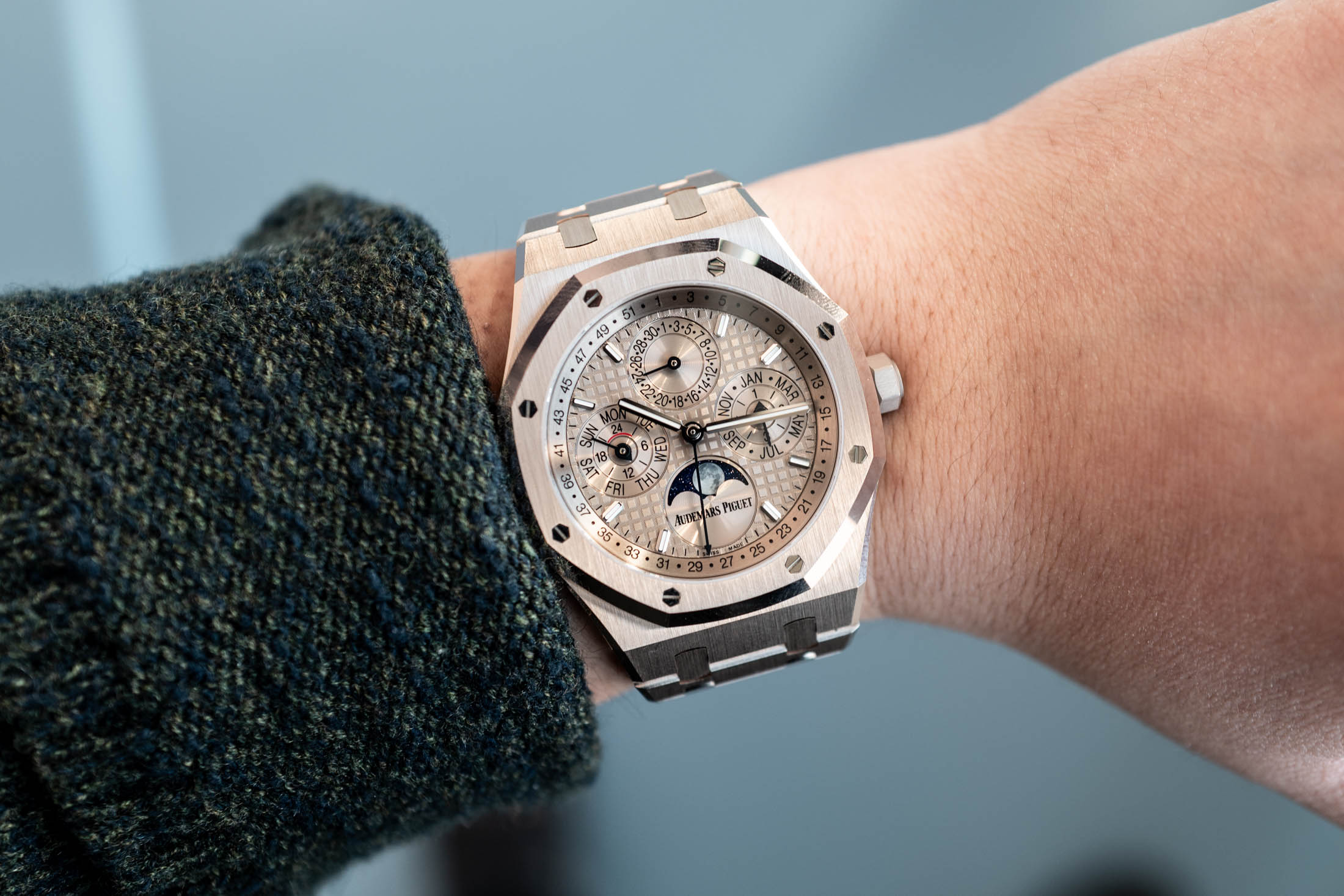 Sand Gold Royal Oak QP wristshot