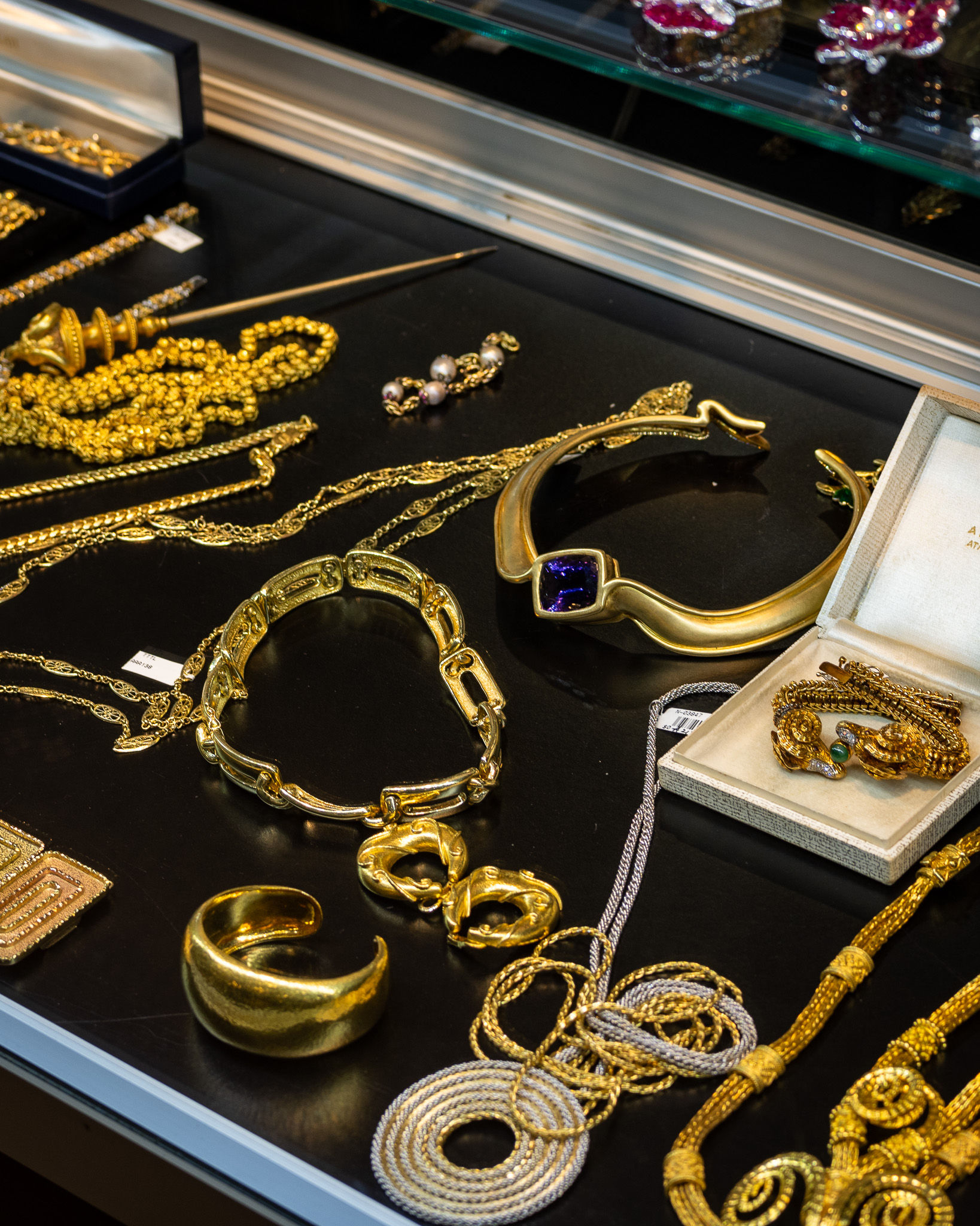 antique gold jewelry