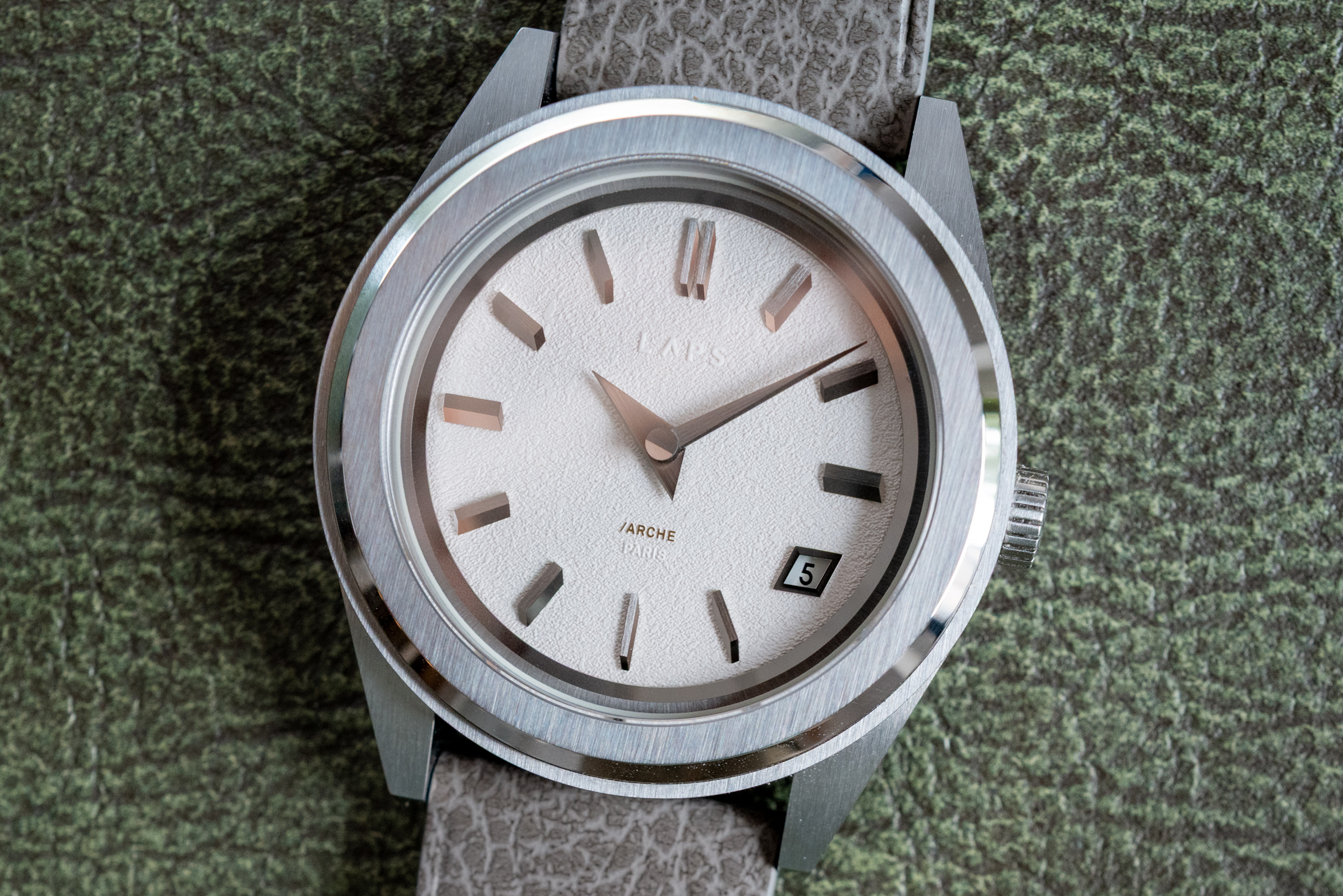 Hands-On: The Laps Arche Collection