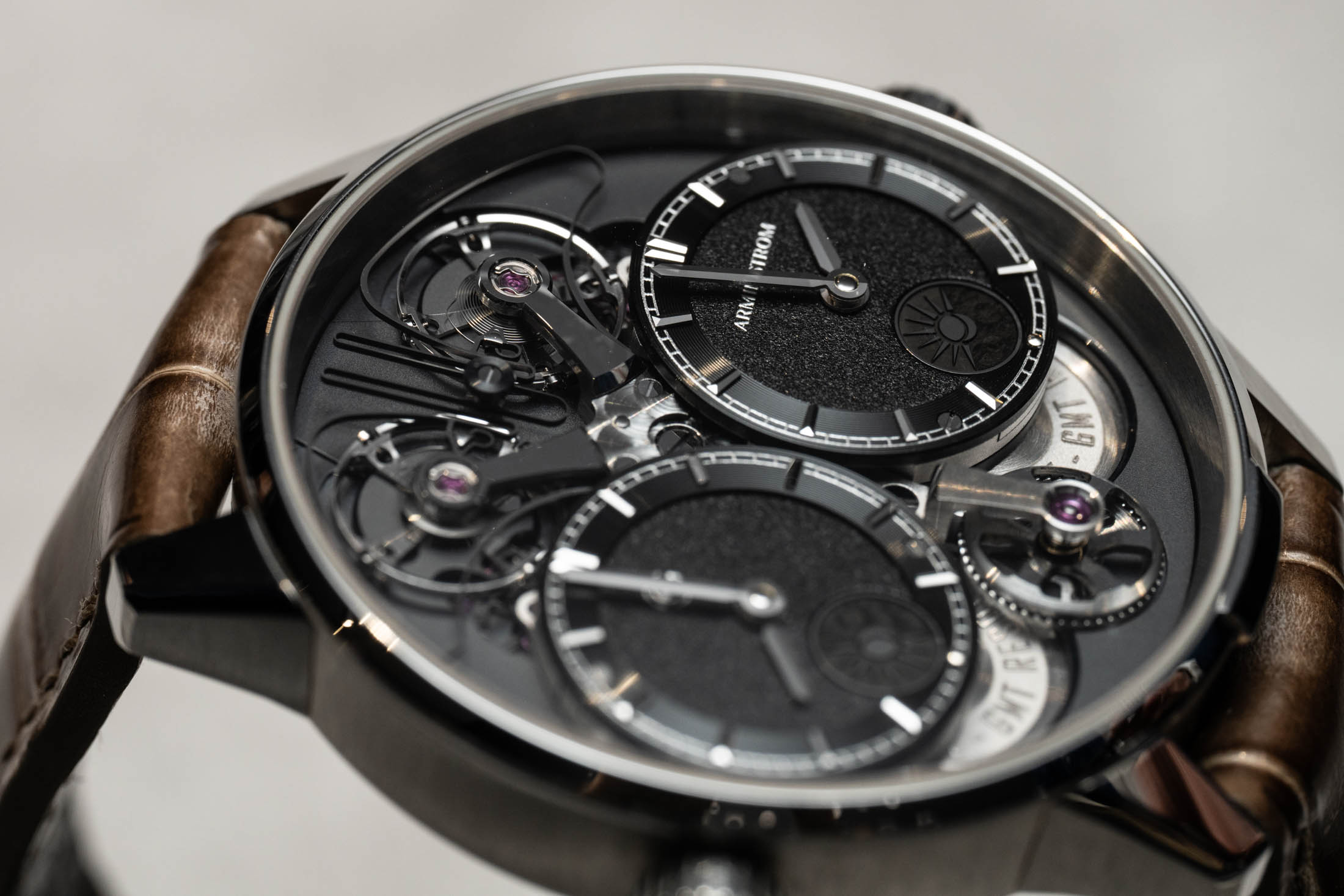 Case Side of Armin Strom