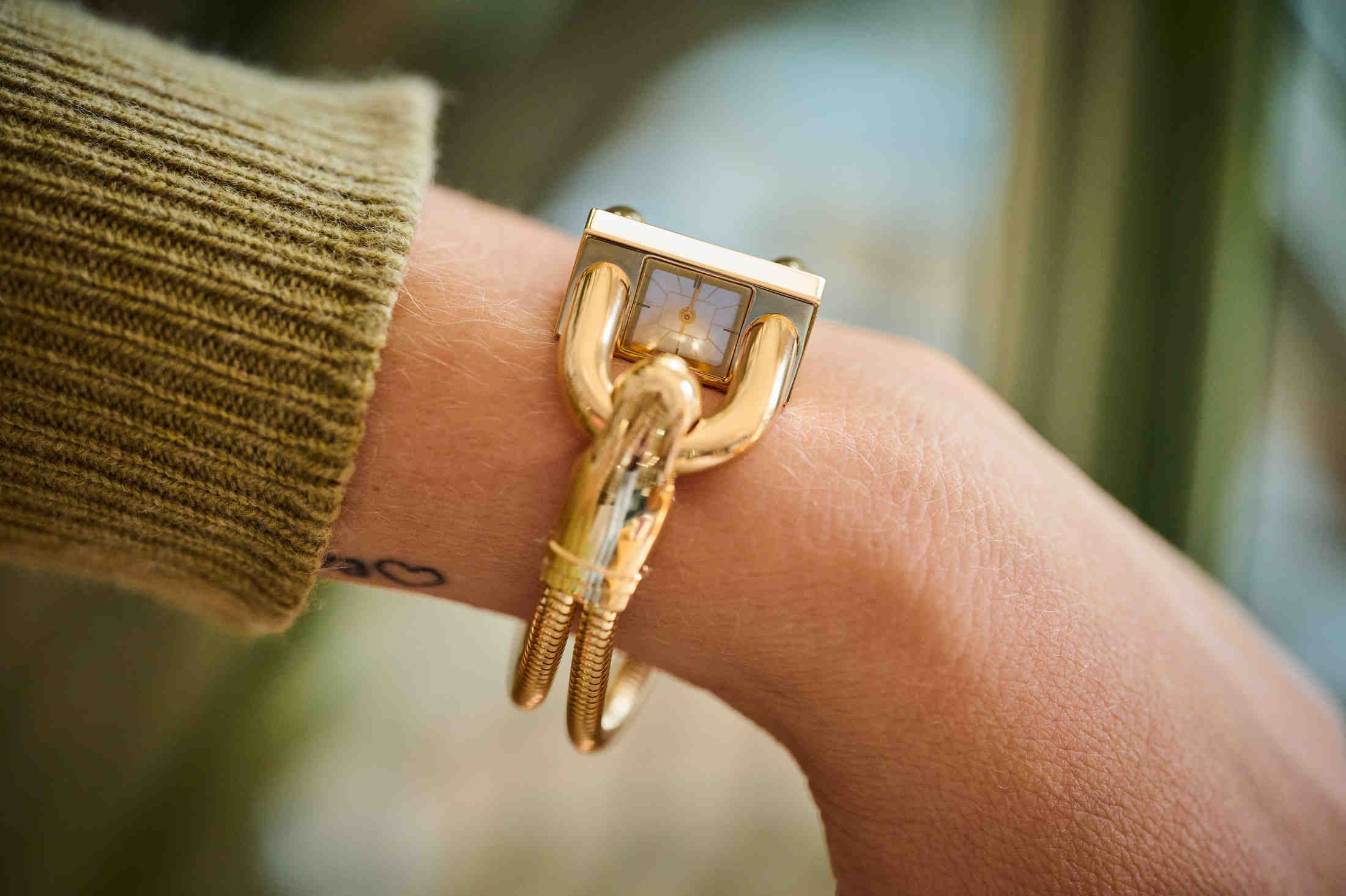 VCA Cadenas watch on wrist 