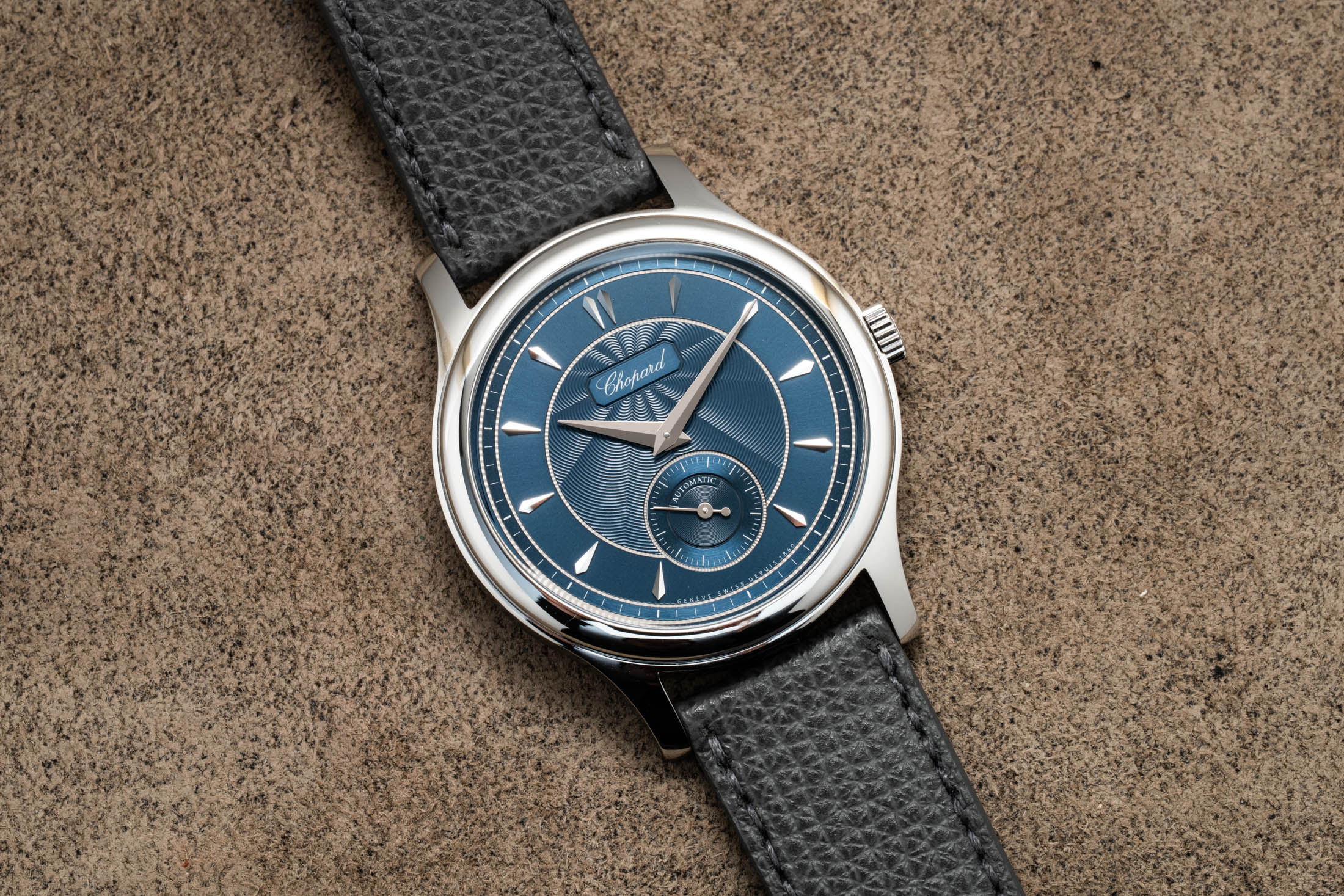 ちょんぴょこ　アンティーク　ボーダープルオーバー　ブルー Hands-On: The Chopard L.U.C 1860 In Aeruse Blue - Hodinkee
