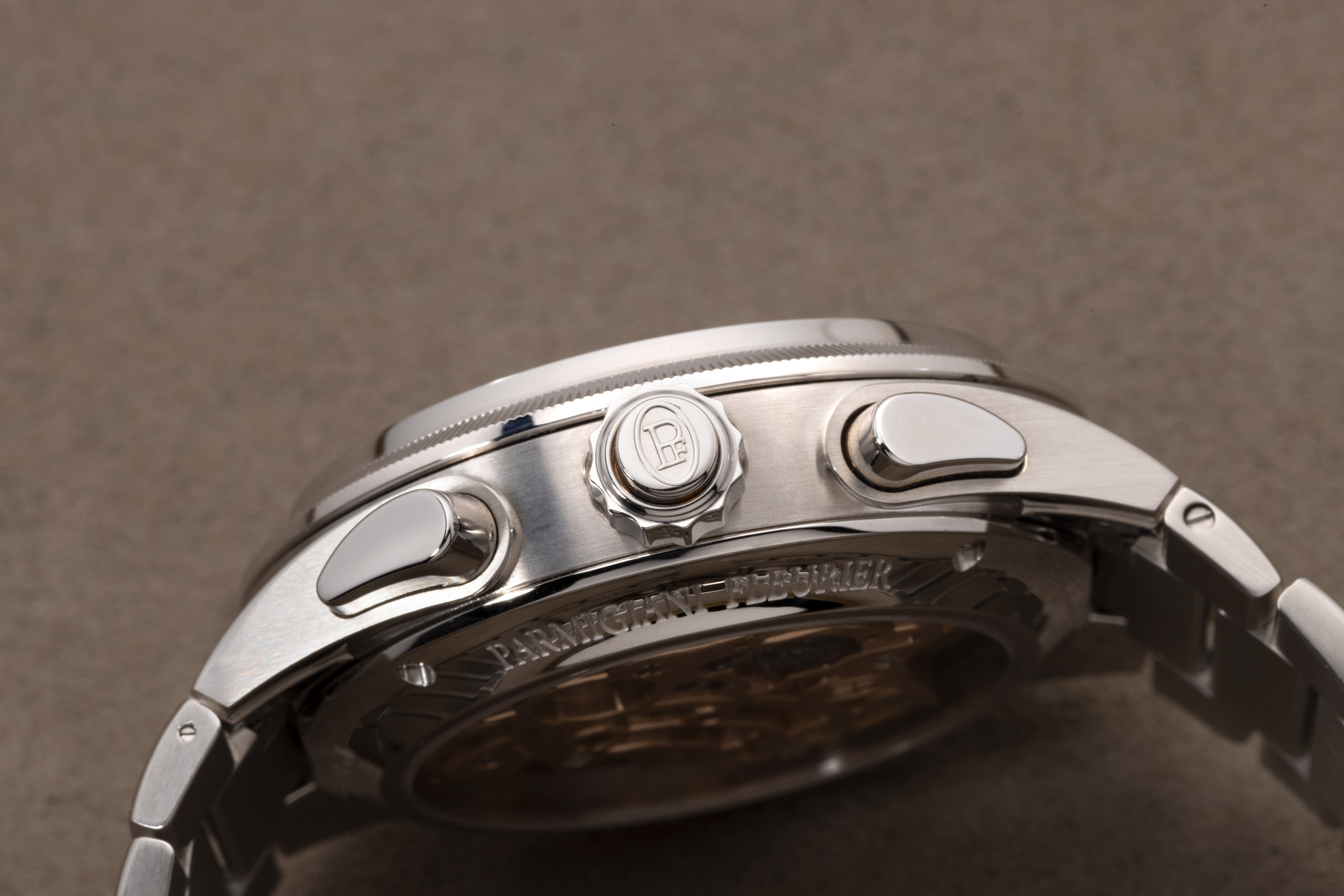 A side profile of the Tonda PF Split-Seconds case