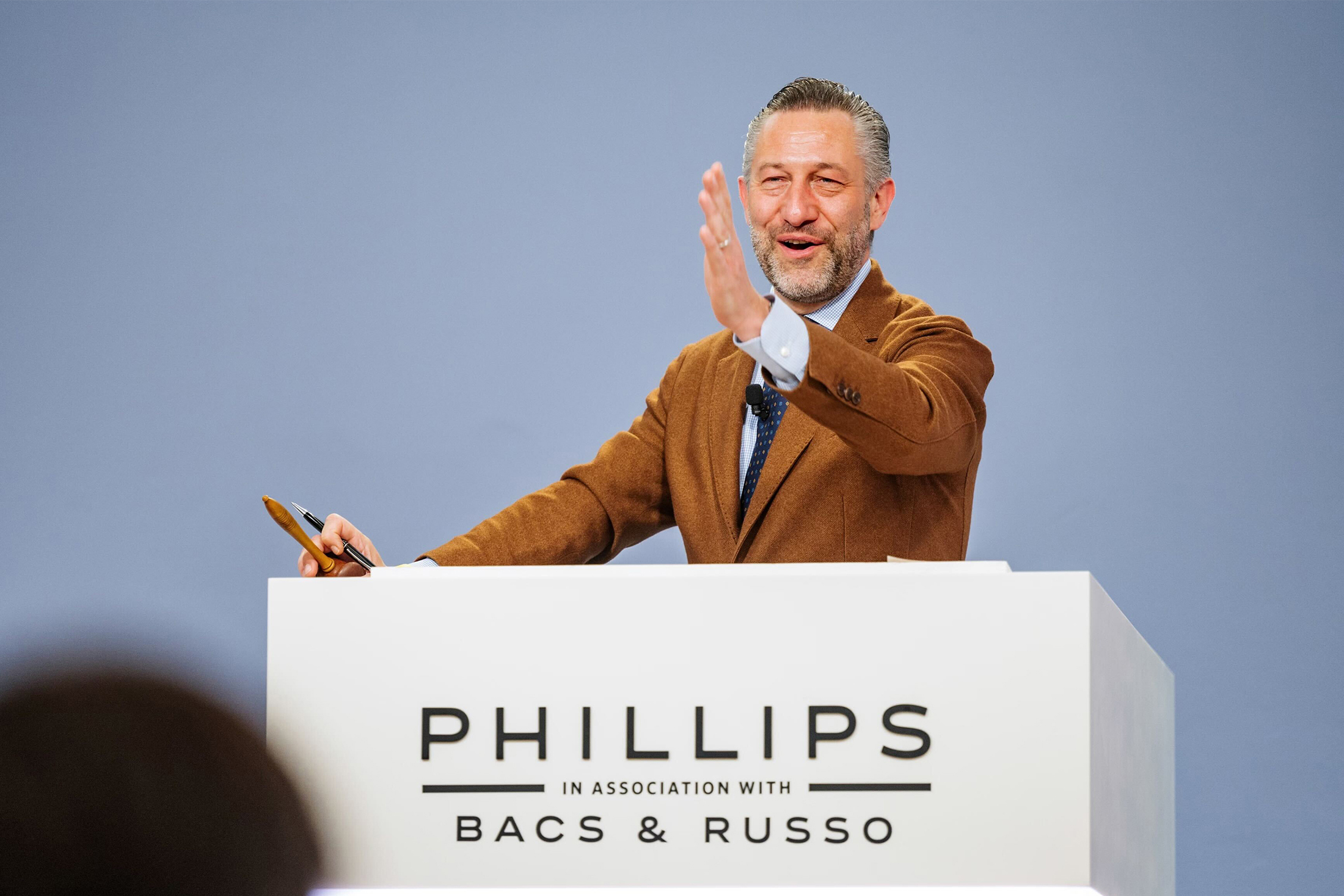 Aurel Bacs on the rostrum at Phillips auction house