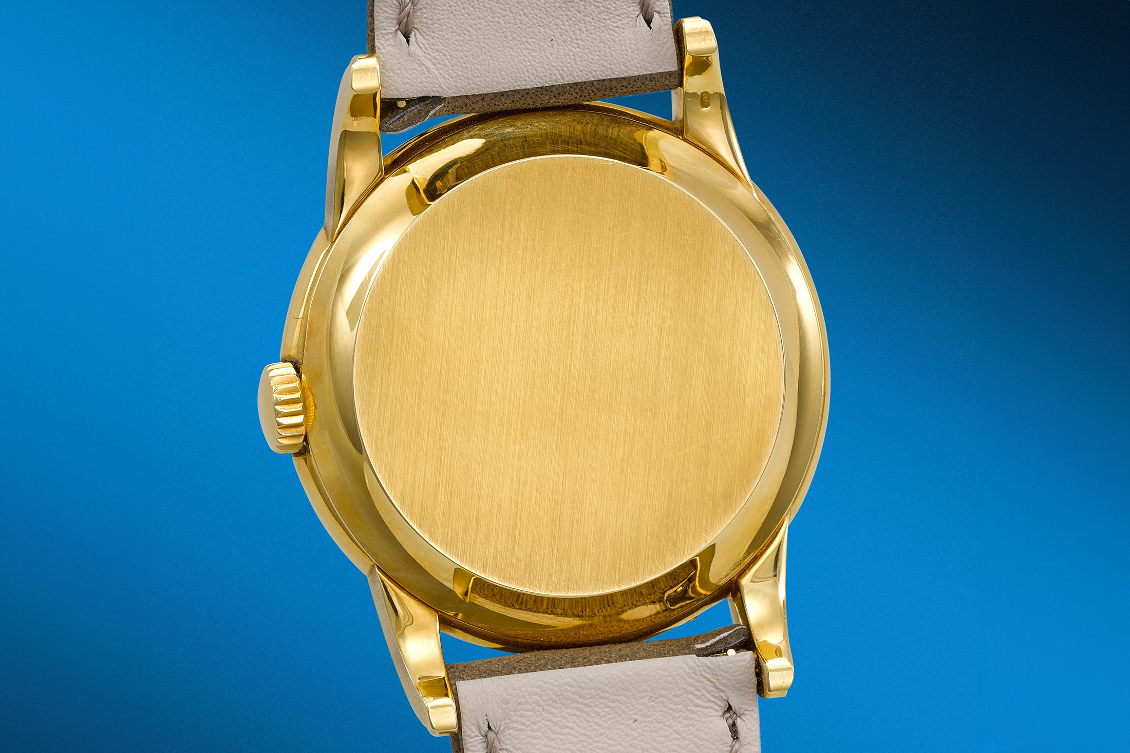 Vichet case, flat caseback