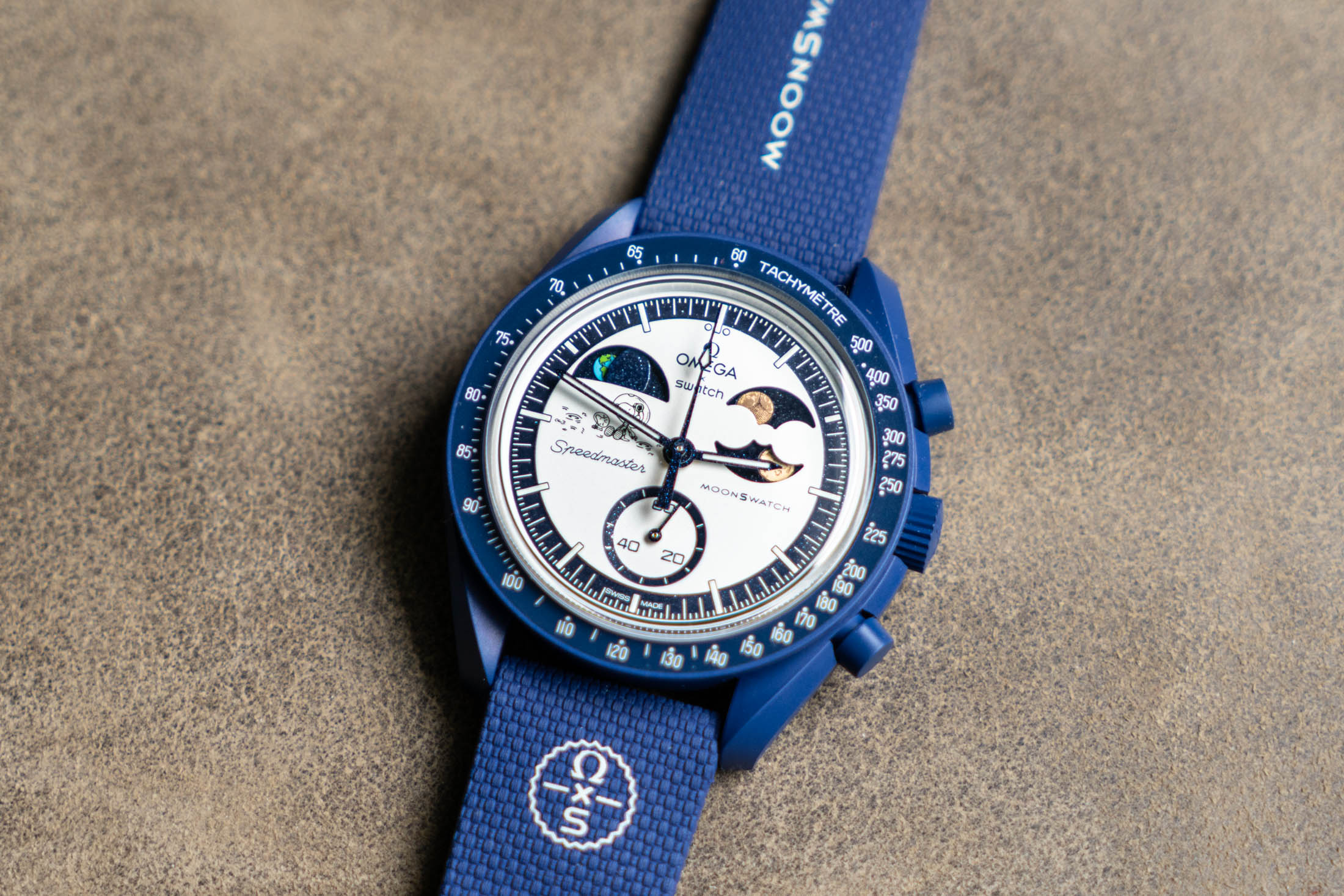 時計 Swatch x OMEGA x Snoopy BIOCERAMIC SWATCH x OMEGA x SNOOPY Mission To The Moonphase MOONSWATCH