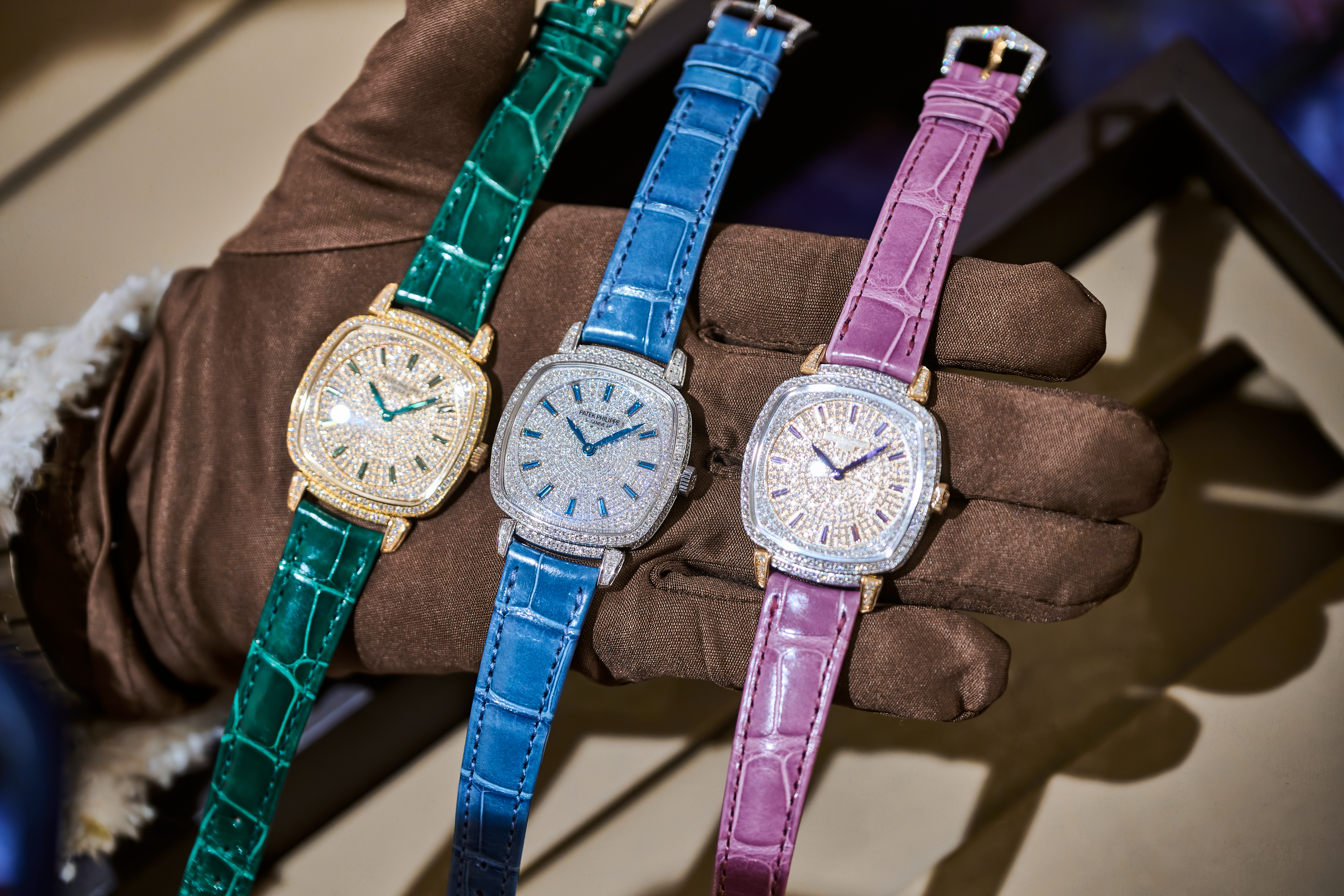 Introducing: Patek Philippe Revisits The Ladies First With The New Gondolo (Live Pics)