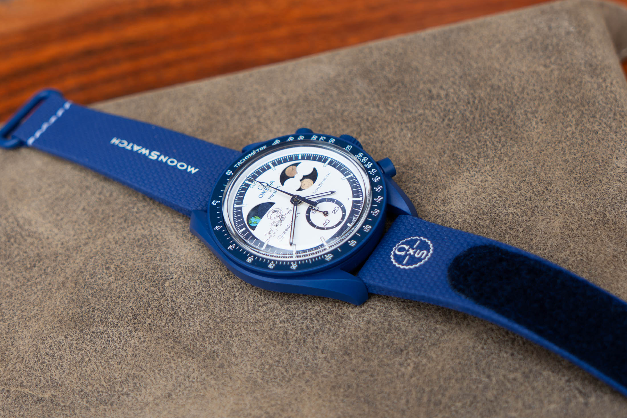 時計 Snoopy x OMEGA x Swatch MoonSwatch Introducing: Snoopy Gets A New MoonSwatch With The Mission