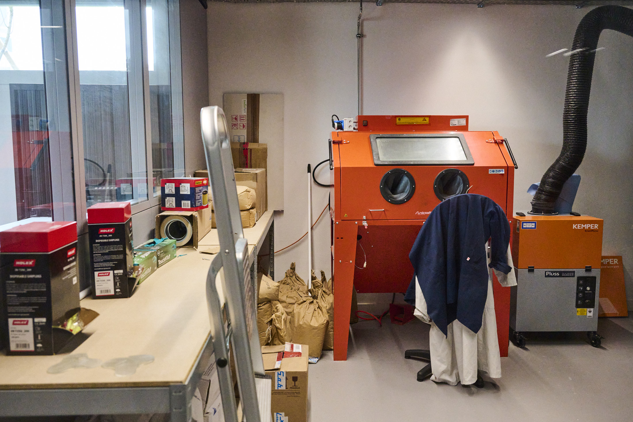 Sand polishing