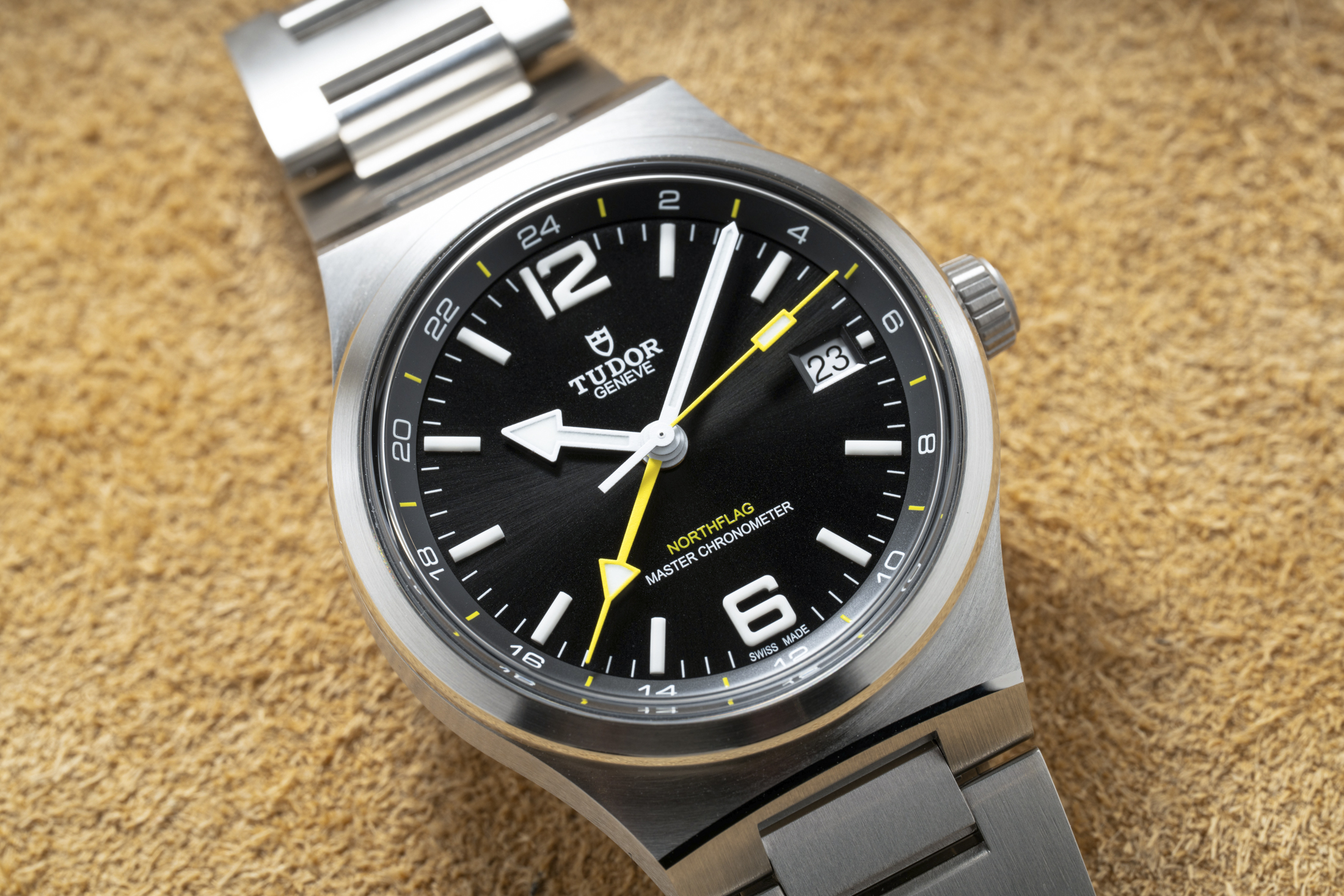 Hands-On: The Tudor Northflag