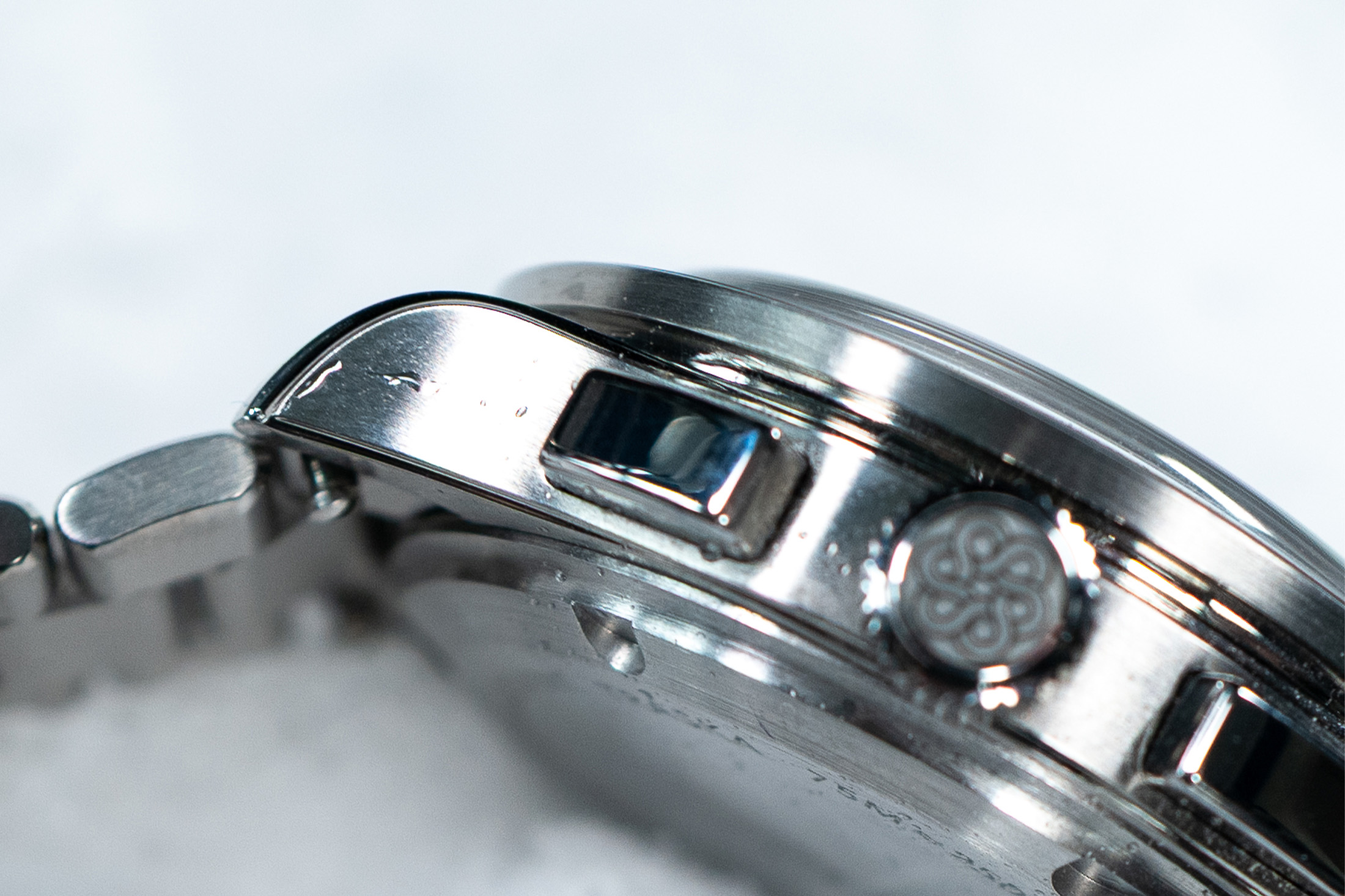 Hands-On: Traska Chronograph Tungsten Gray