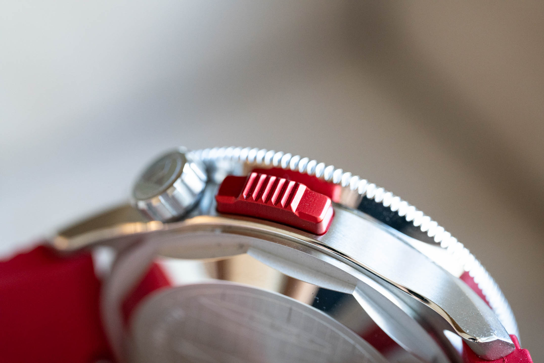 Hands-On: The Albishorn x Massena LAB Maxigraph - Hodinkee