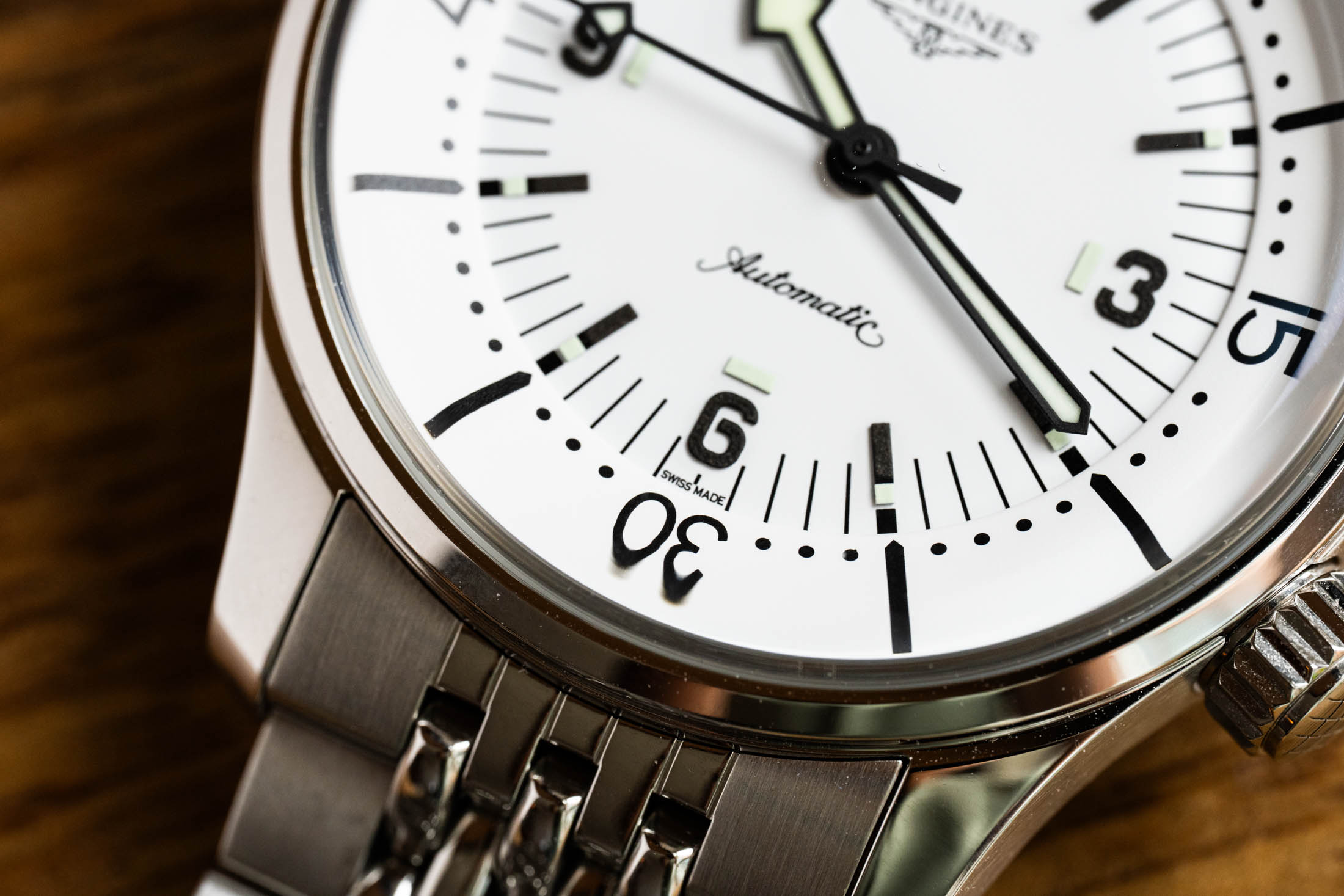 Bottom Dial details